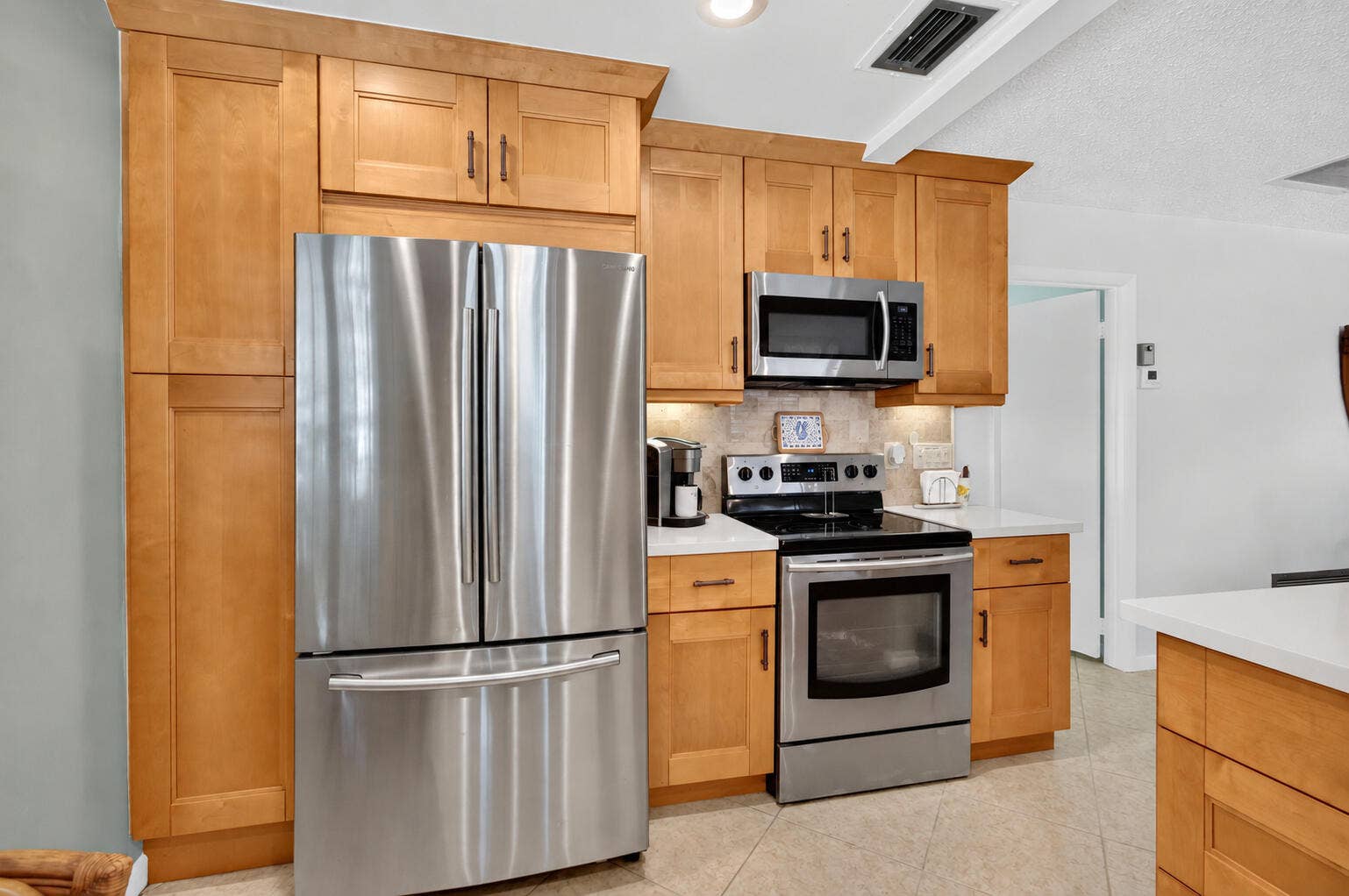 842 Meadowlark Lane, Delray Beach, FL 33445 05_kitchen_appliances_DSC_8999
