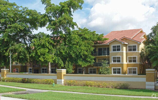 9001 WILES Road, #101, Coral Springs, Coral Springs, FL 33067 Edificio 1