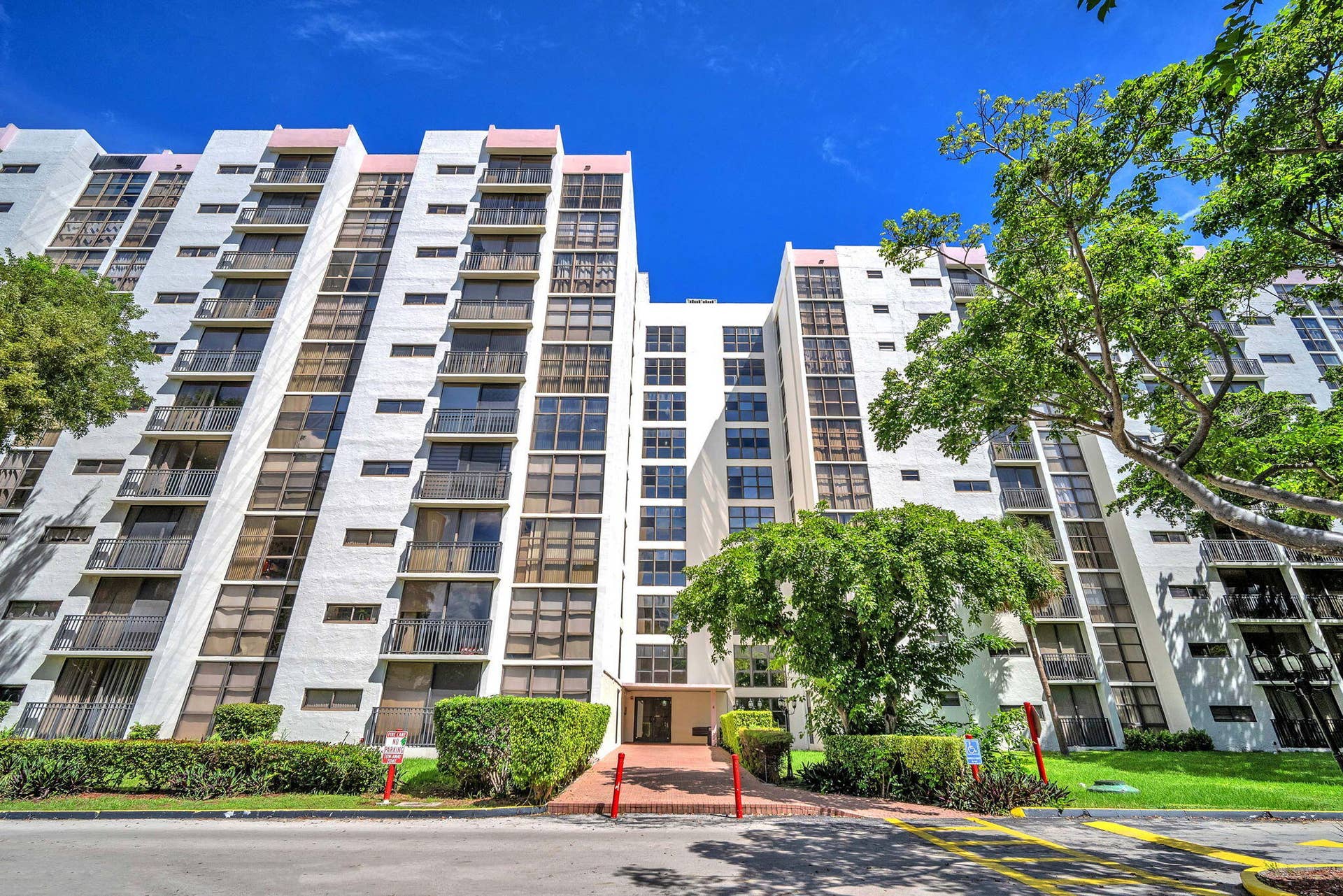 17021 N BAY Road, #107, Sunny Isles Beach, Sunny Isles Beach, FL 33160 39-web-or-mls-DSC06659