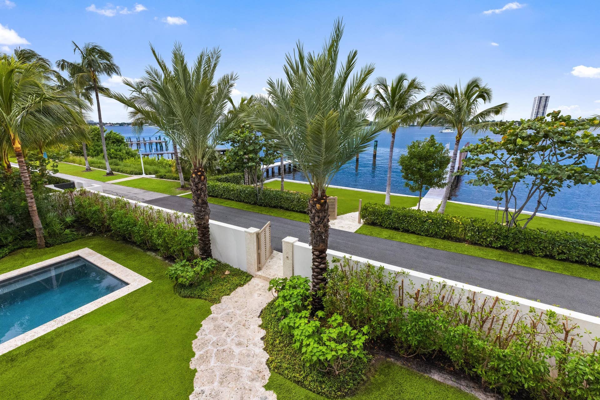 1265 N Lake Way, Palm Beach, FL 33480 6 - Backyard