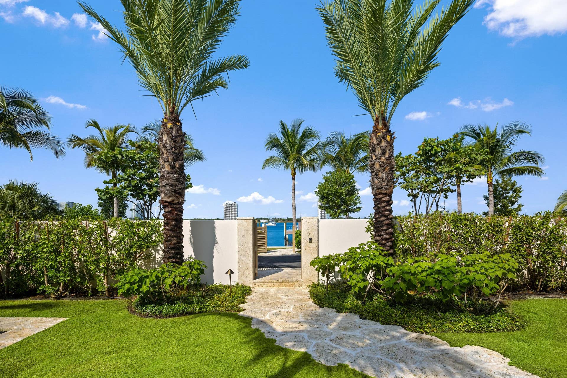 1265 N Lake Way, Palm Beach, FL 33480 7 - Backyard