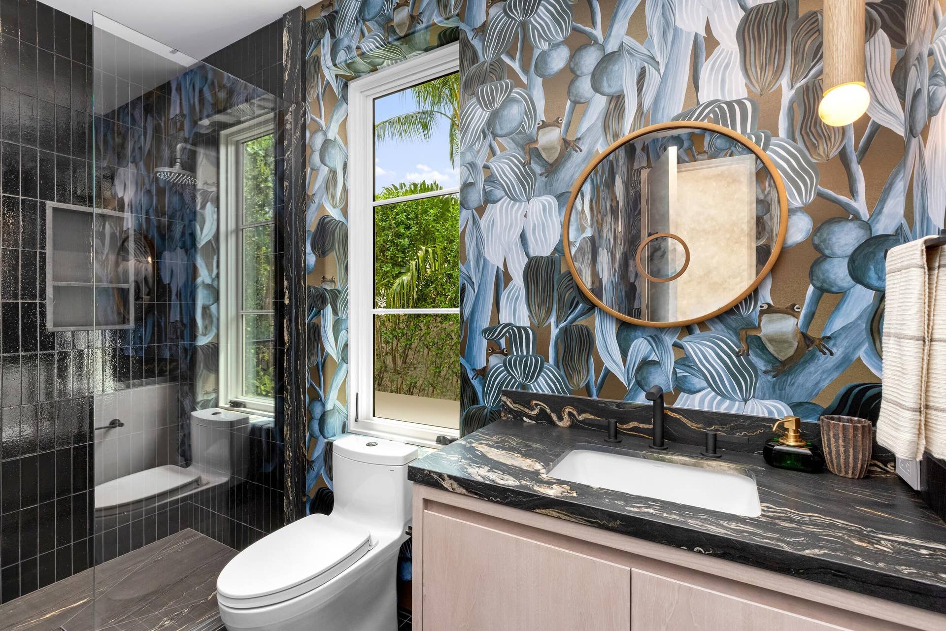 1265 N Lake Way, Palm Beach, FL 33480 53 - Guest Bath 4:Cabana Bath