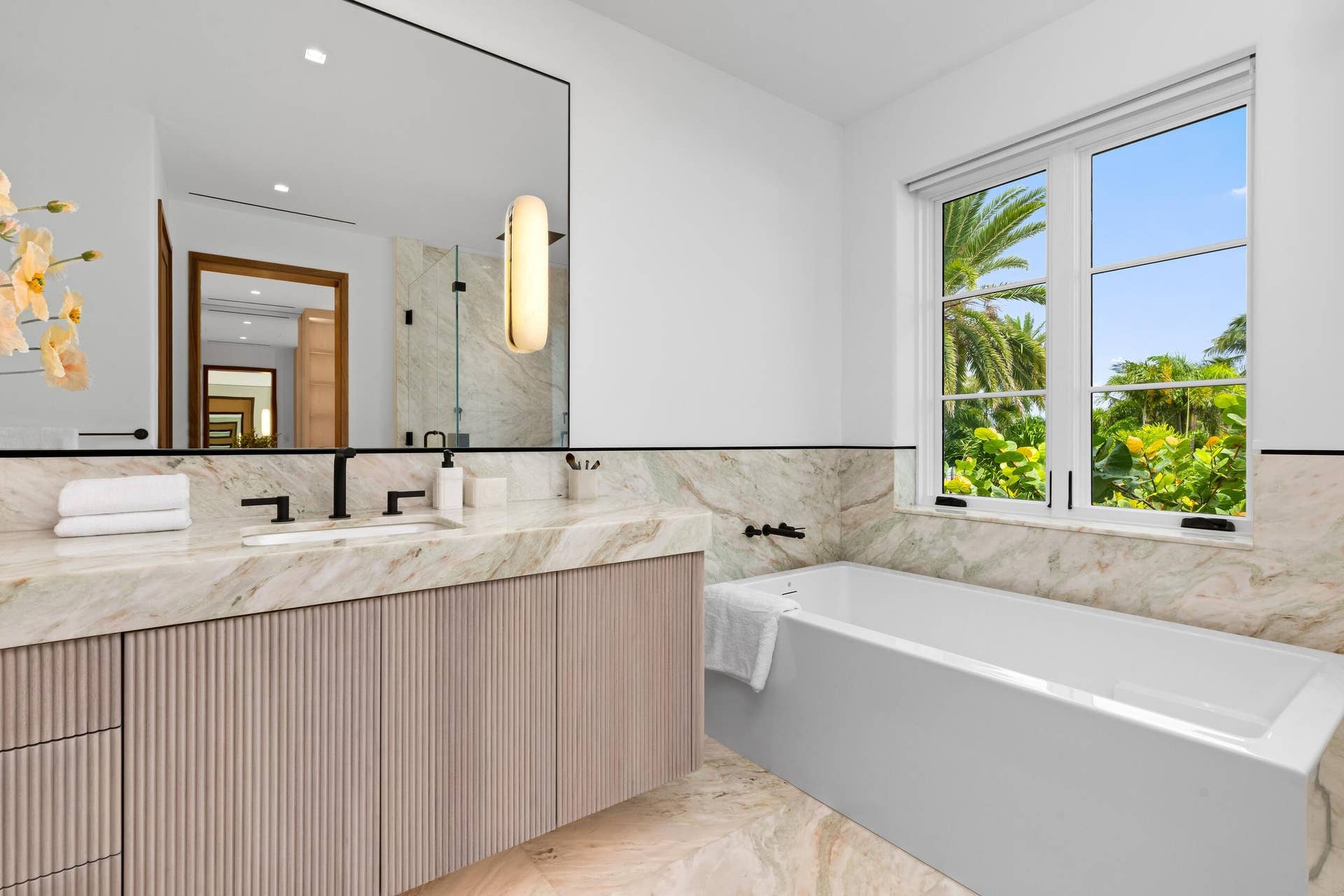 1265 N Lake Way, Palm Beach, FL 33480 41 - Primary Bath 1
