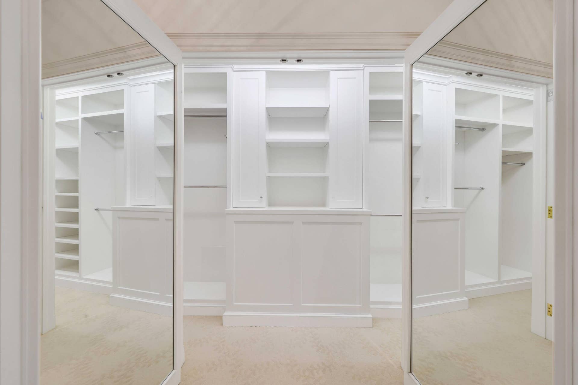21 - Primary Closet