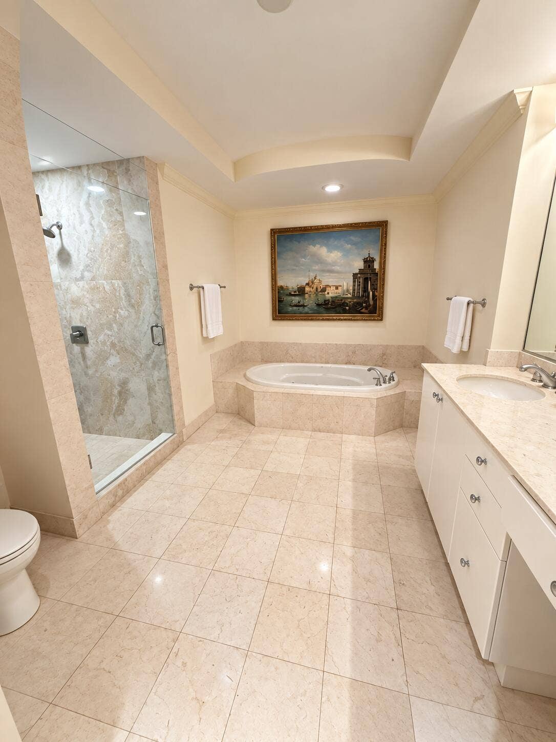 801 S OLIVE Avenue, #1027, West Palm Beach, FL 33401 Large Soaking Tub