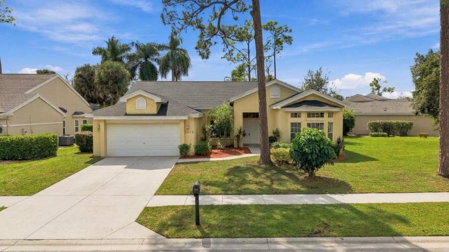 Property photo for 1015 LAKE BREEZE Drive, Wellington, FL
