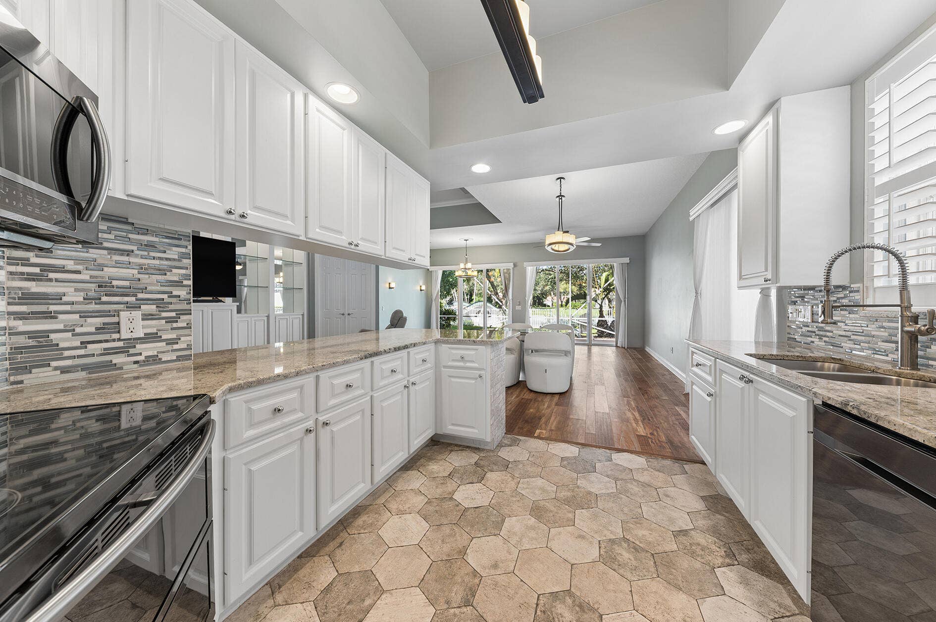 7303 Deer Point Lane, West Palm Beach, FL 33411 17