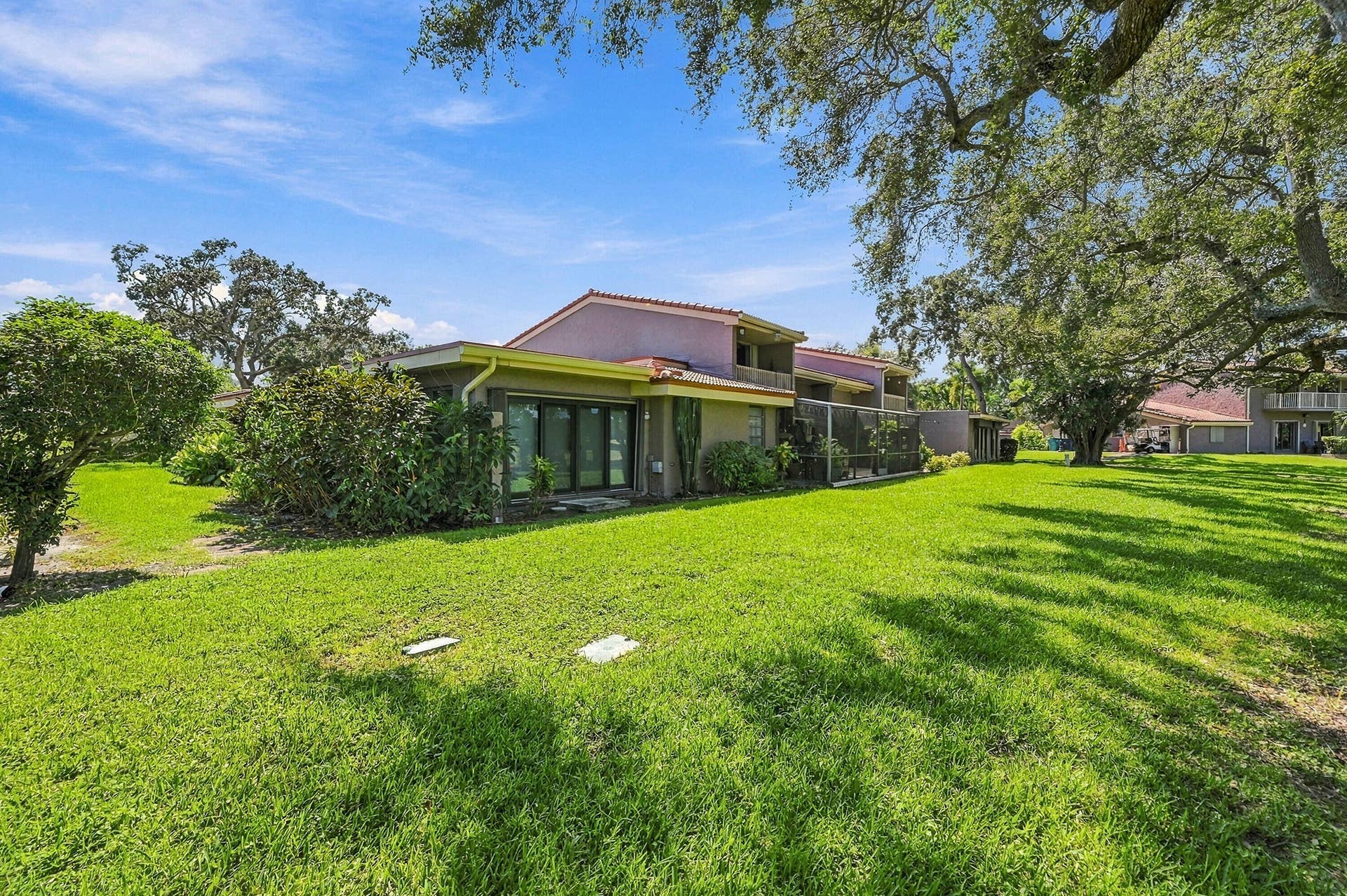 1101 SAINT ANDREWS Road, #4, Hollywood, FL 33021 Back of property