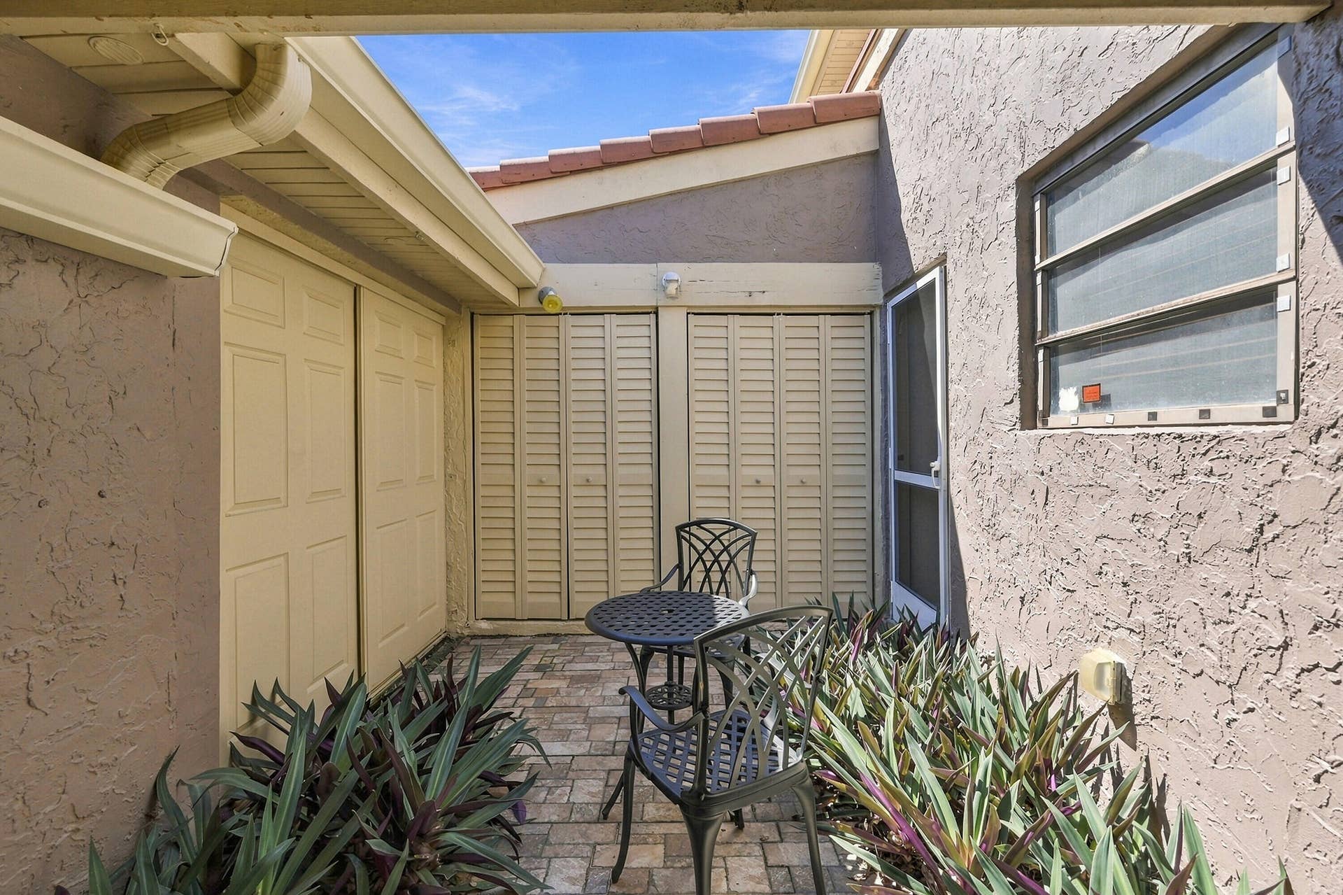 1101 SAINT ANDREWS Road, #4, Hollywood, FL 33021 Courtyard