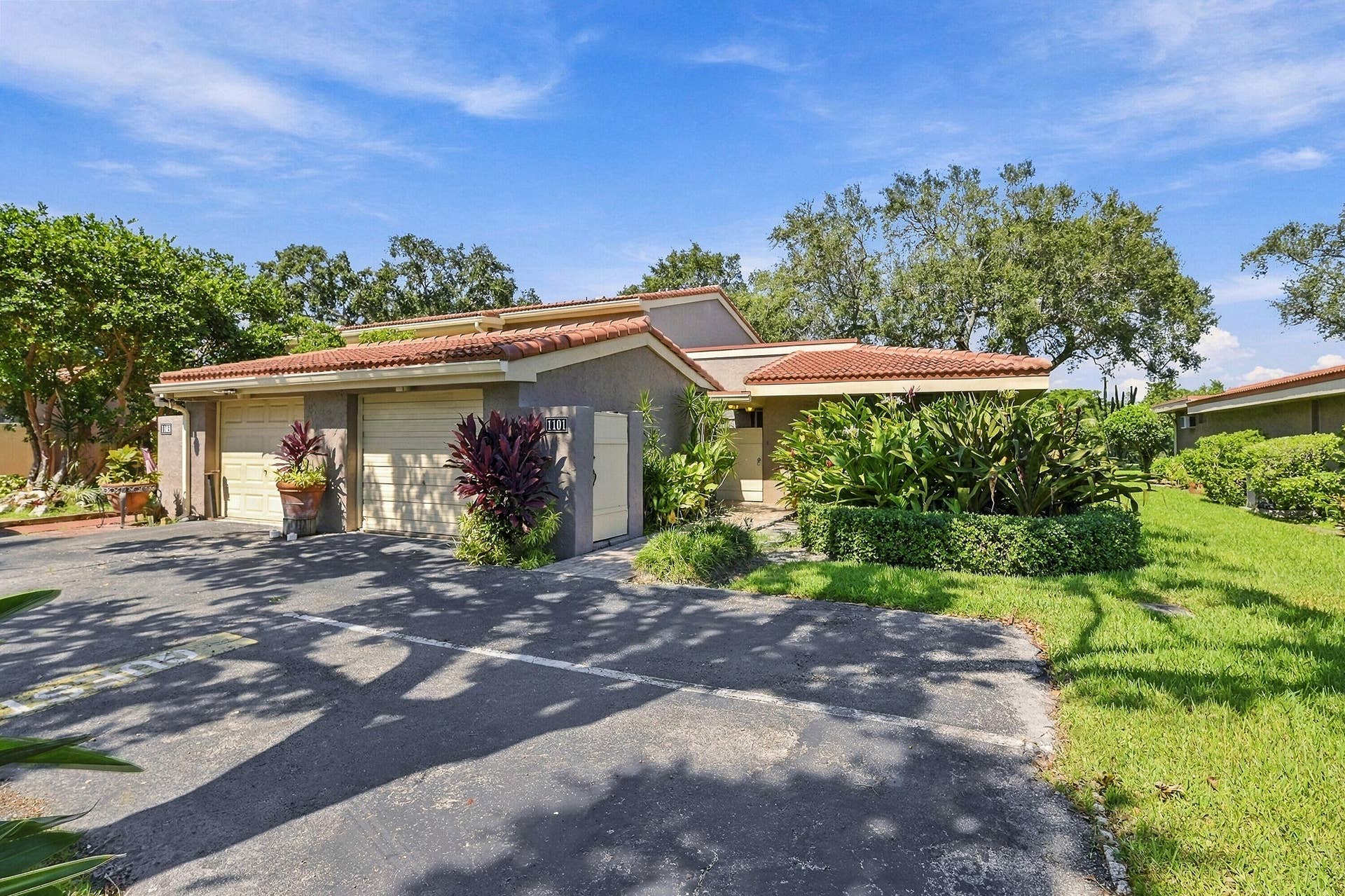1101 SAINT ANDREWS Road, #4, Hollywood, FL 33021 Welcome home! Front of the property