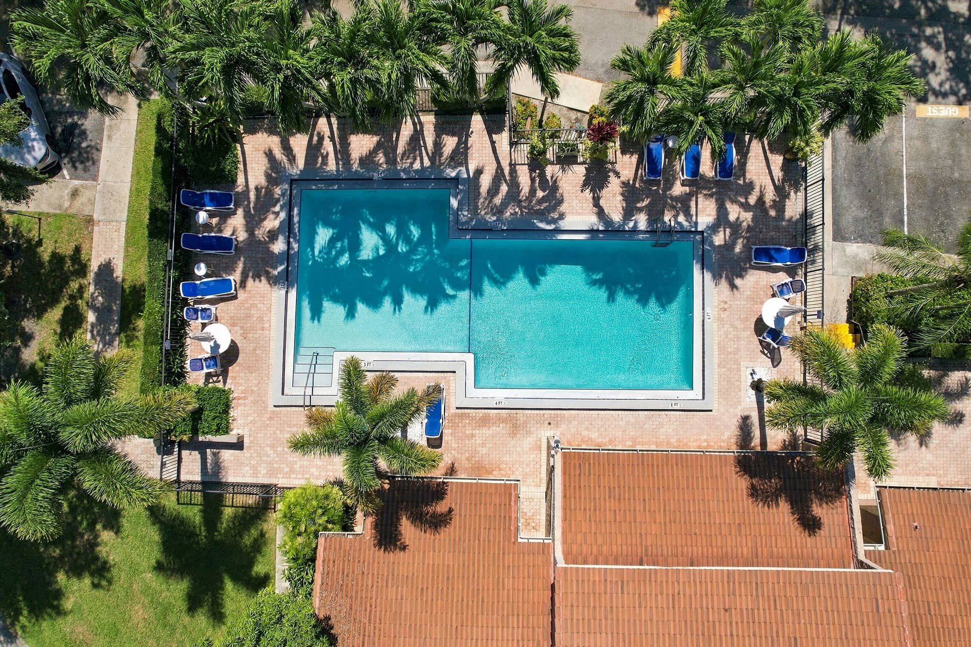 1101 SAINT ANDREWS Road, #4, Hollywood, FL 33021 Pool area