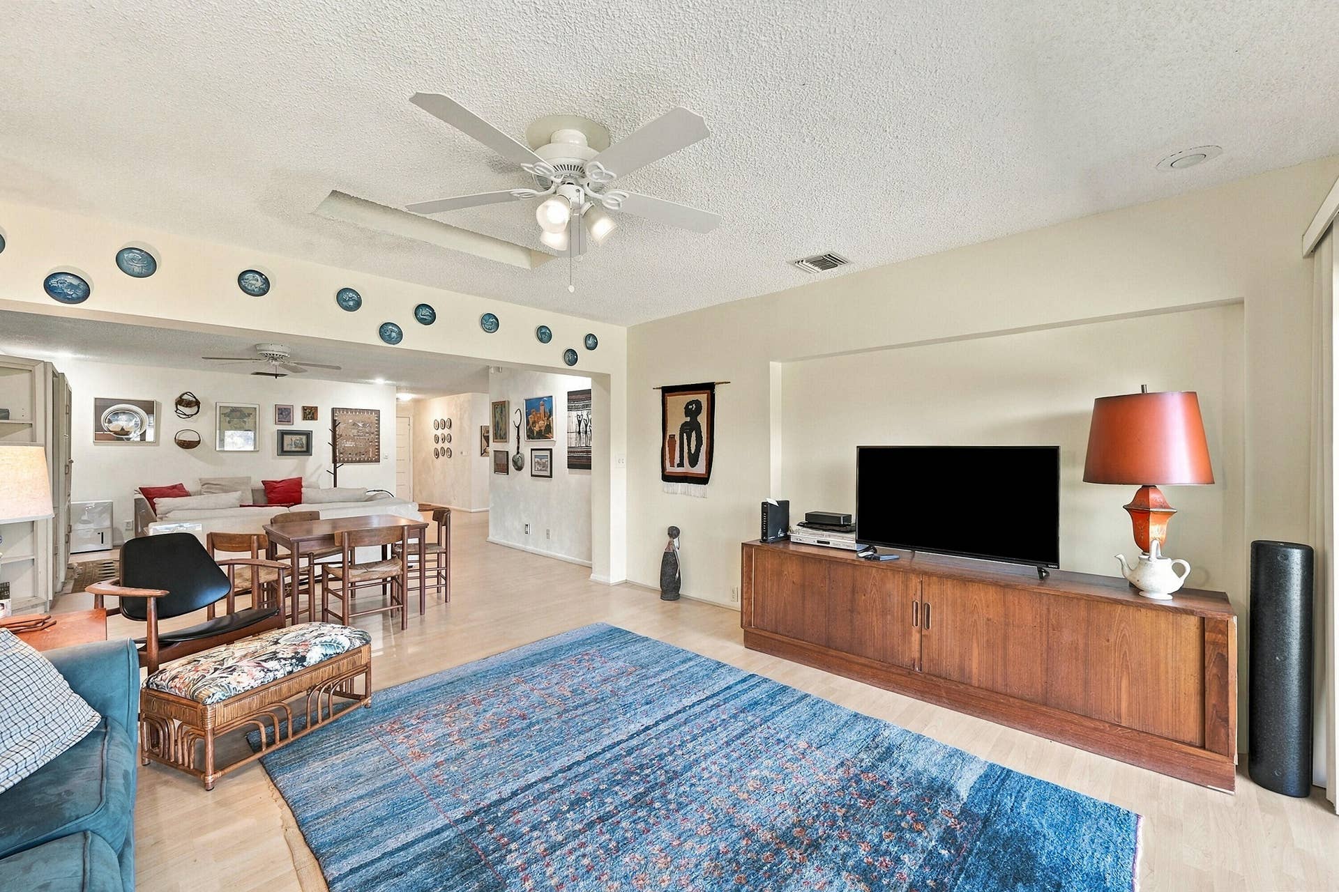 1101 SAINT ANDREWS Road, #4, Hollywood, FL 33021 Main living area