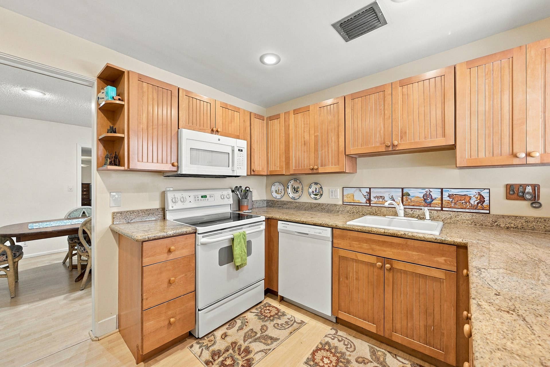 1101 SAINT ANDREWS Road, #4, Hollywood, FL 33021 Kitchen