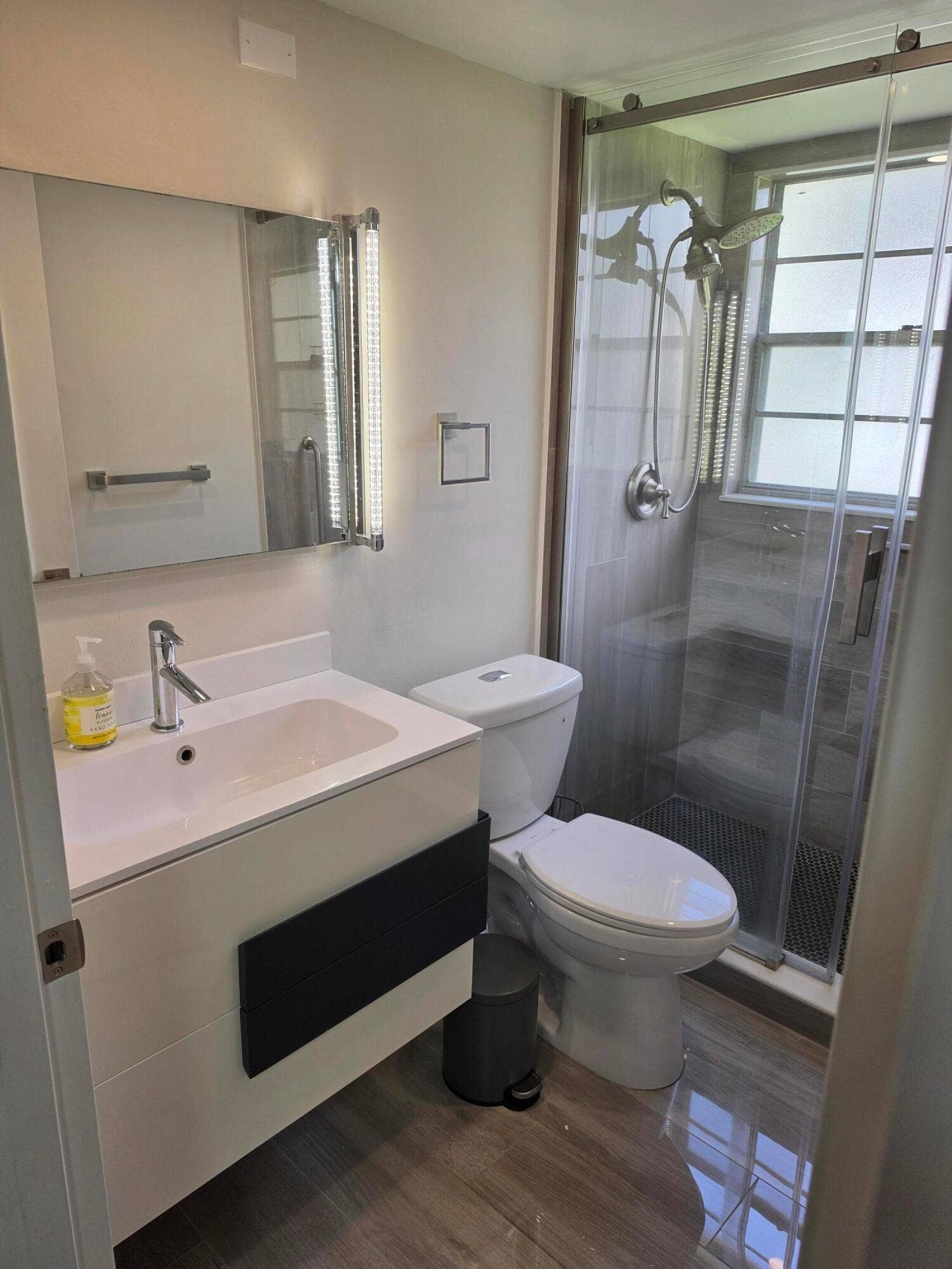 235 Dorset Drive, #235, Boca Raton, FL 33434 235 DORSET F - MASTER BATHROOM