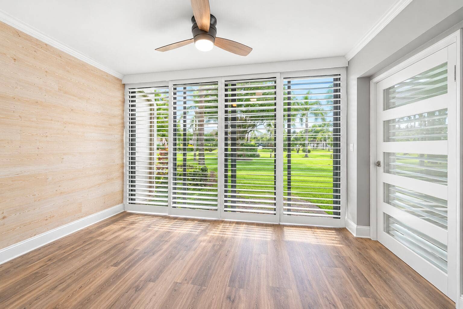 730 GREENSWARD Court, #108-J, Delray Beach, Delray Beach, FL 33445 Bright Sunroom with Tropical Views
