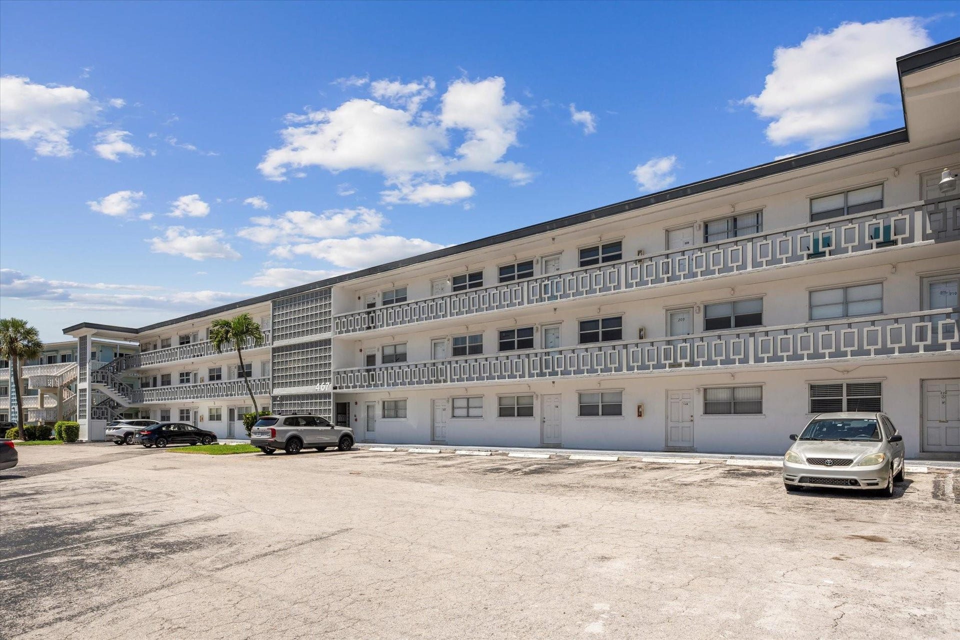 467 GOLDEN ISLES Drive, #206, Hallandale Beach, FL 33009 PARKING LOT OF THE ENVOY