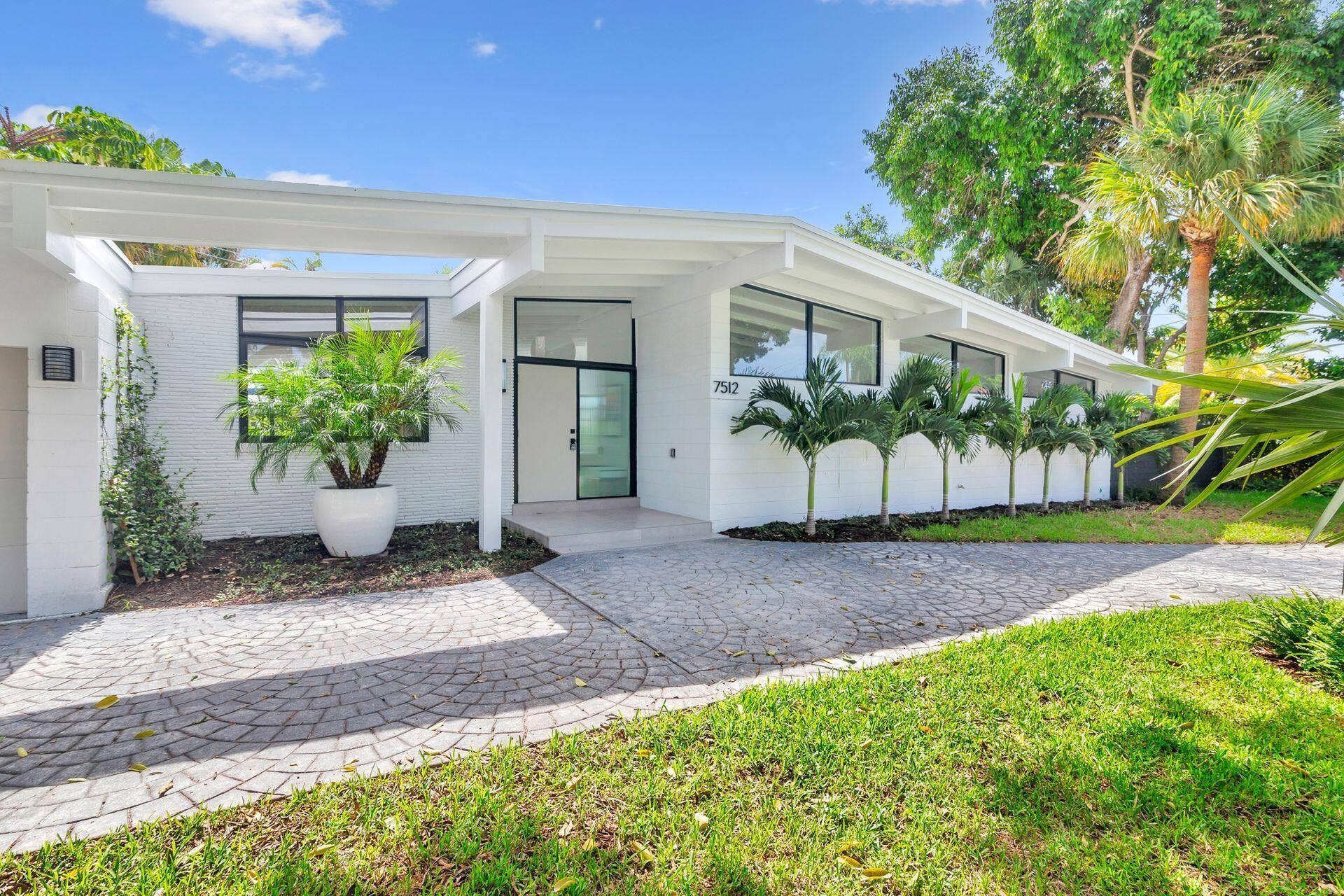 7512 W Lake Drive, West Palm Beach, FL 33406 5