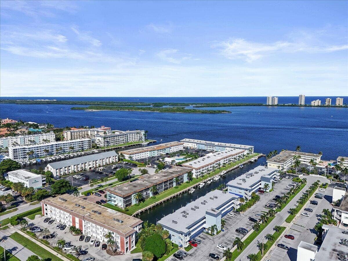 131 Doolen Court, #207, North Palm Beach, North Palm Beach, FL 33408 Aerial