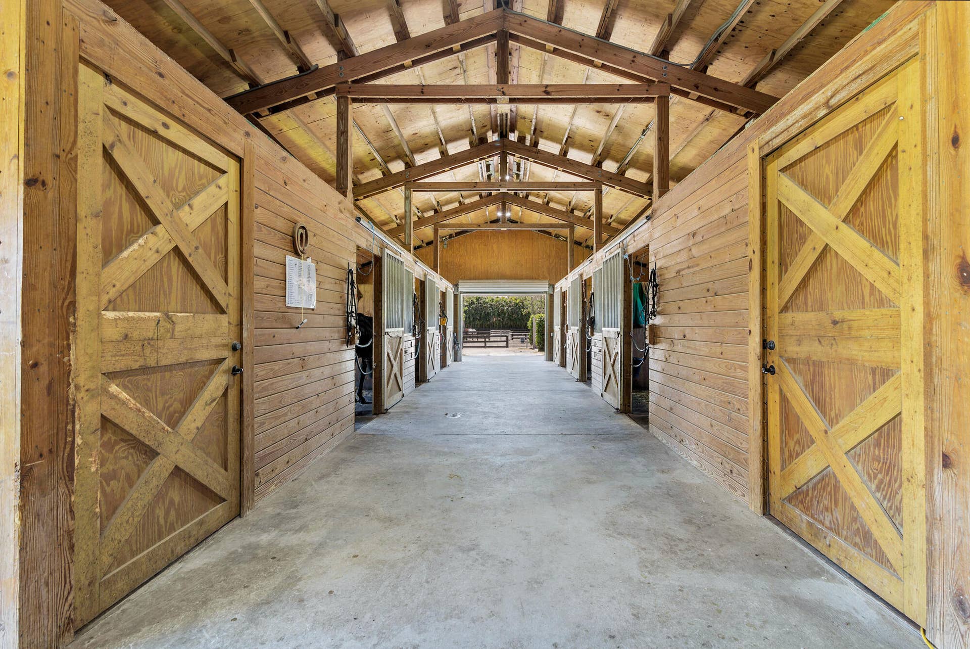 Barn with Bar & Locker room