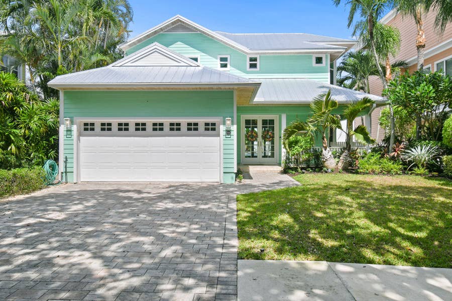Property photo for 104 Intracoastal Circle, Tequesta, FL