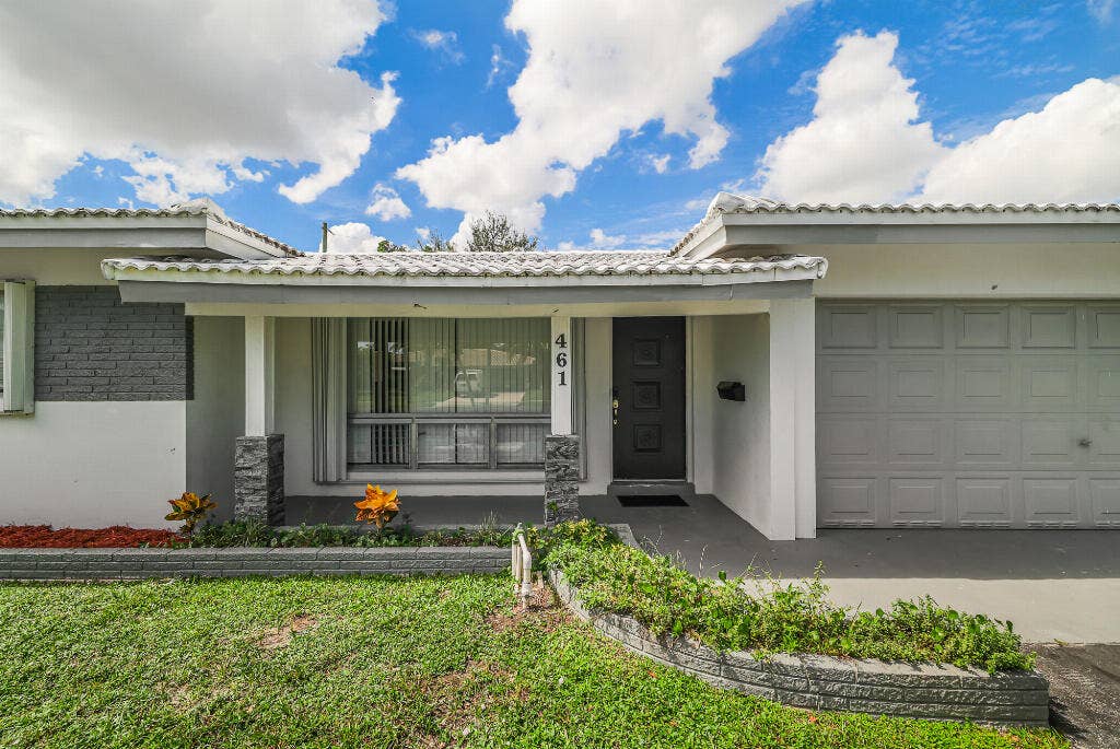 461 SE 3RD Avenue, Pompano Beach, FL 33060 42666_05_image-197560_10.14.2026