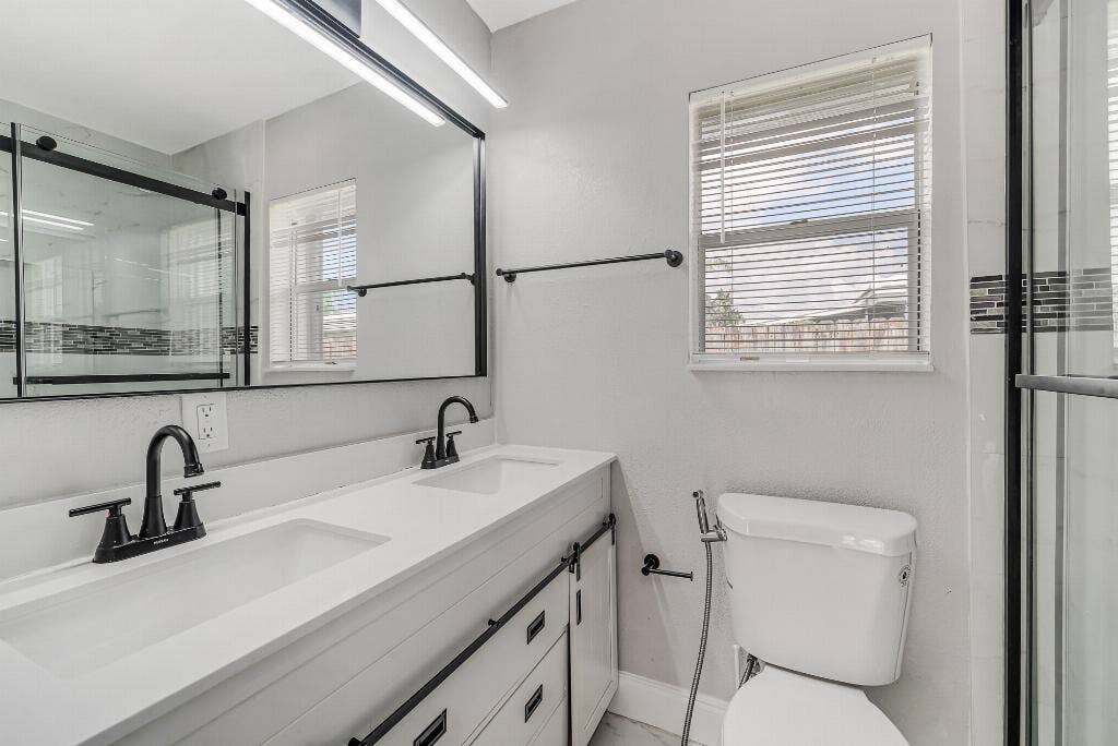 461 SE 3RD Avenue, Pompano Beach, FL 33060 42666_18_image-197574_10.14.2026