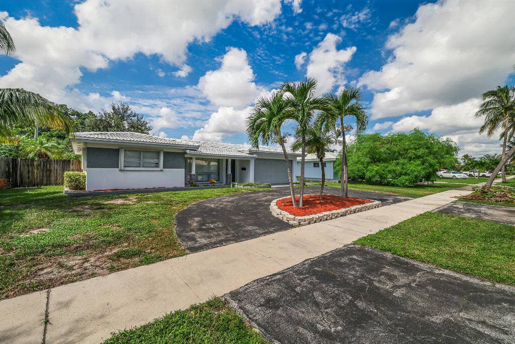 461 SE 3RD Avenue, Pompano Beach, FL 33060 42666_03_image-197558_10.14.2026