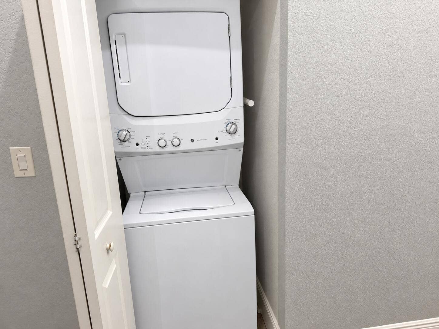 1720 NW 8TH Place, Fort Lauderdale, FL 33311 Laundry