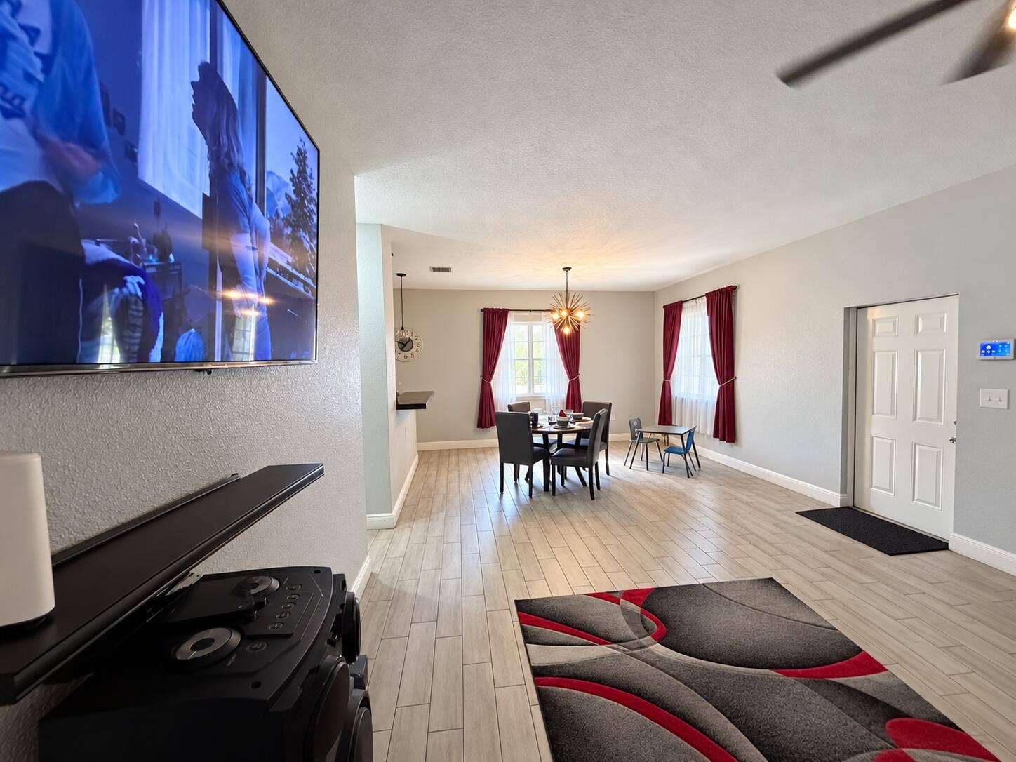 1720 NW 8TH Place, Fort Lauderdale, FL 33311 dining-living