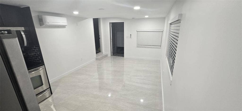5310 SW 23rd Terrace, #2, Fort Lauderdale, FL 33312 GetMedia (3)