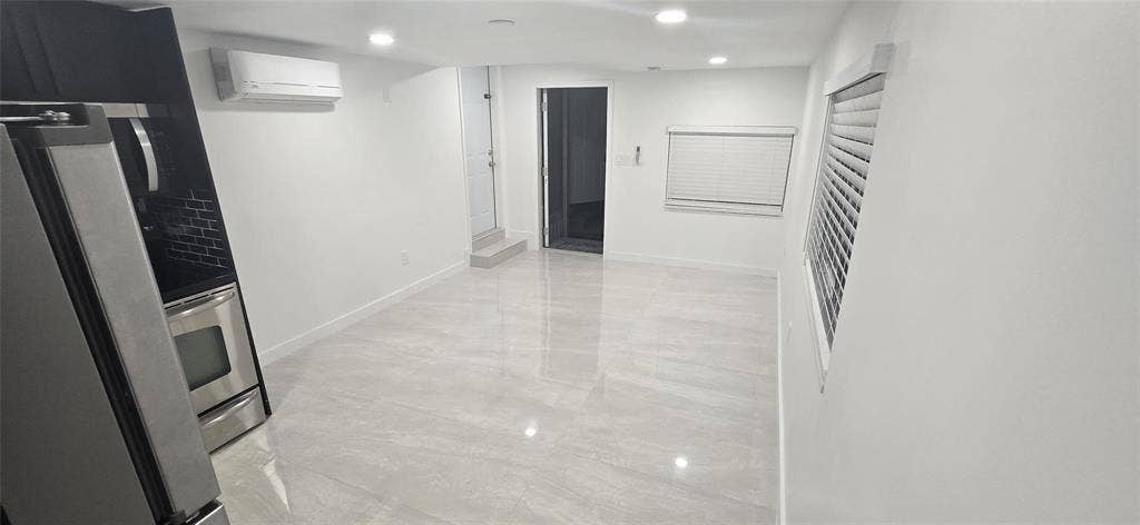 5310 SW 23rd Terrace, #2, Fort Lauderdale, FL 33312 GetMedia (7)