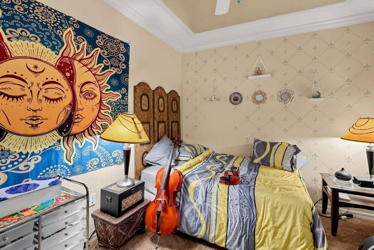 27_6918_W_Sample_Rd-Bedroom-7733