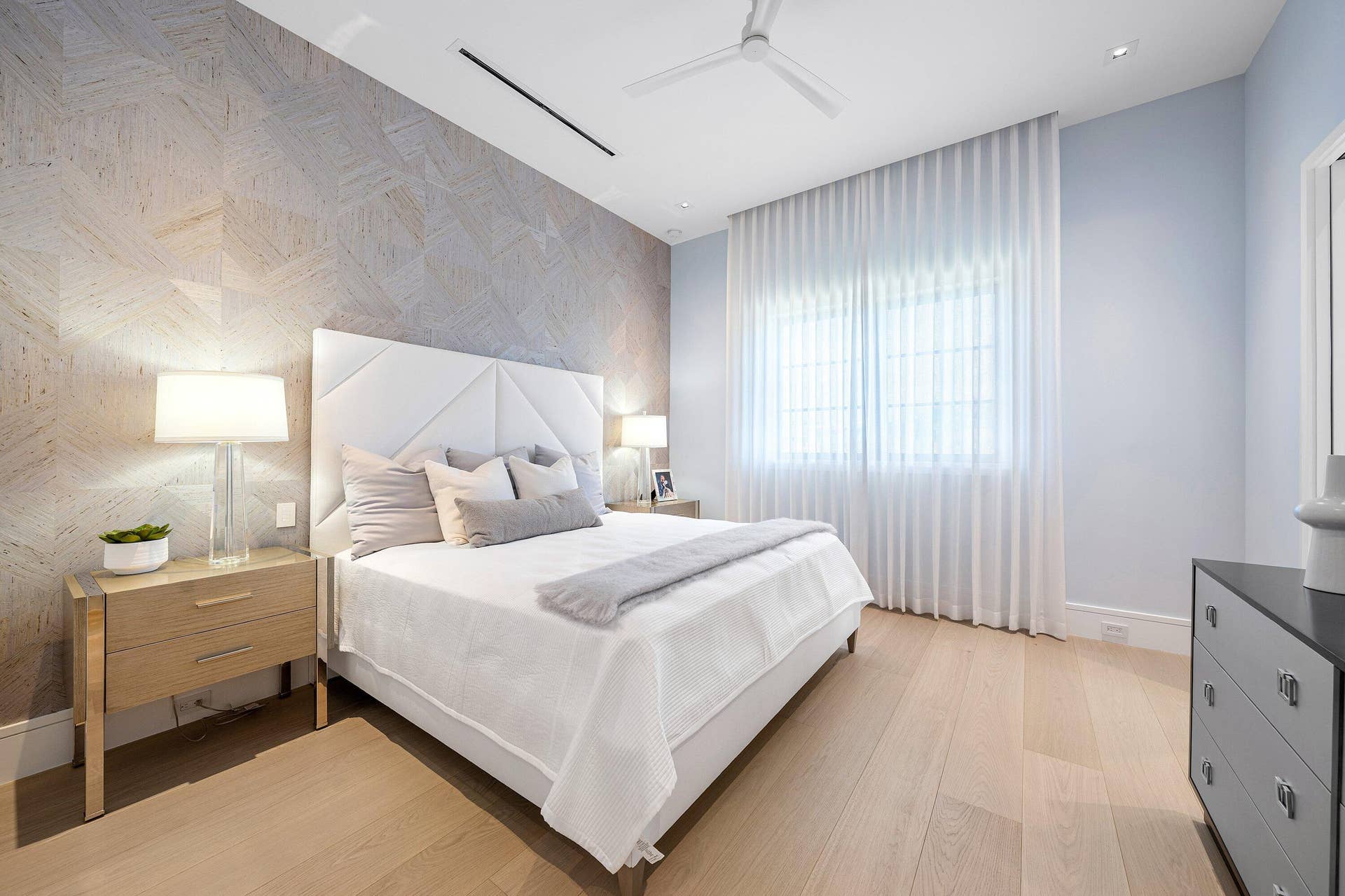 062-471RoyalPalmWay-BocaRaton-FL-33432-S
