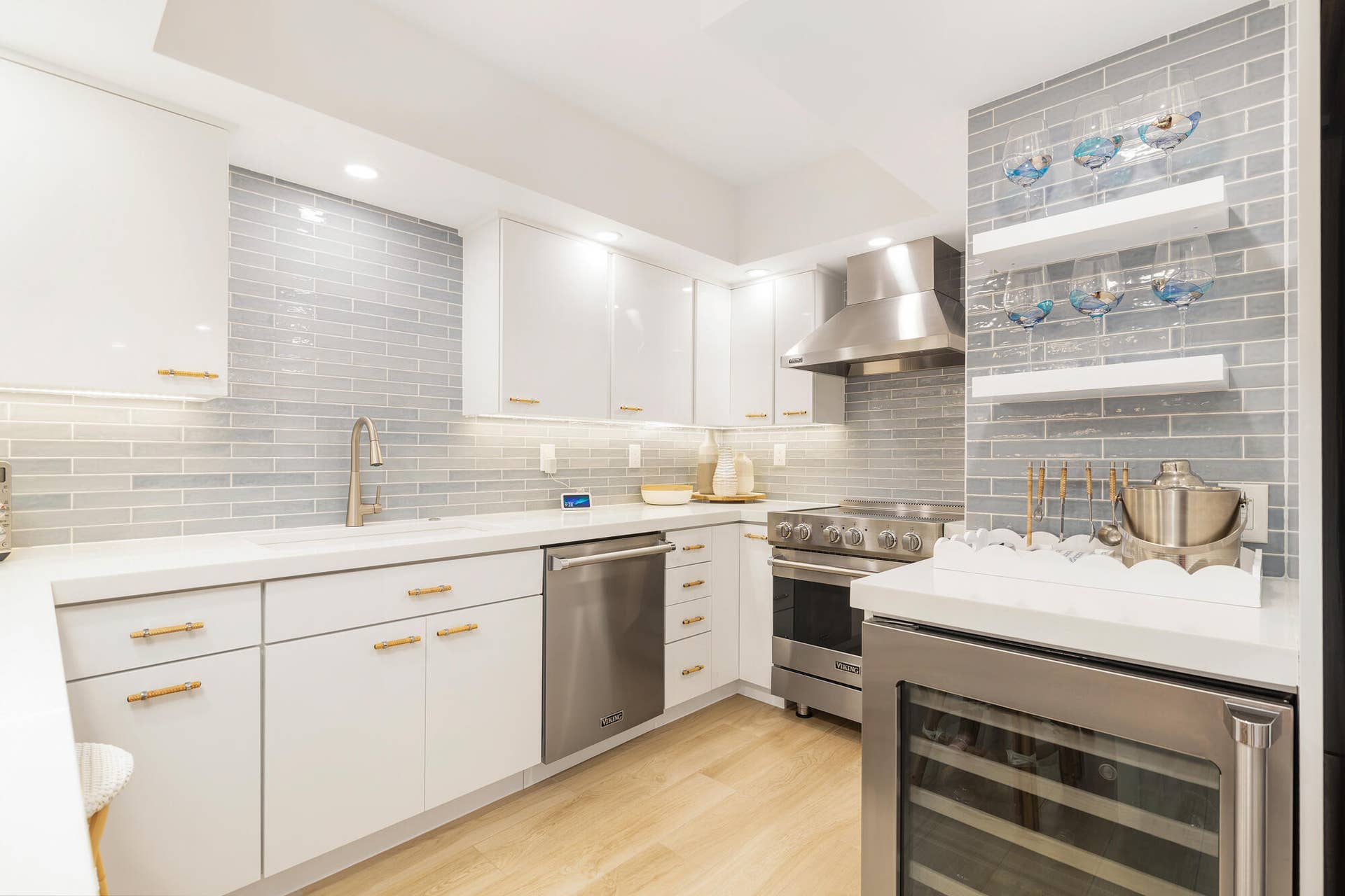 3300 S OCEAN Boulevard, #407N, Palm Beach, FL 33480 Kitchen