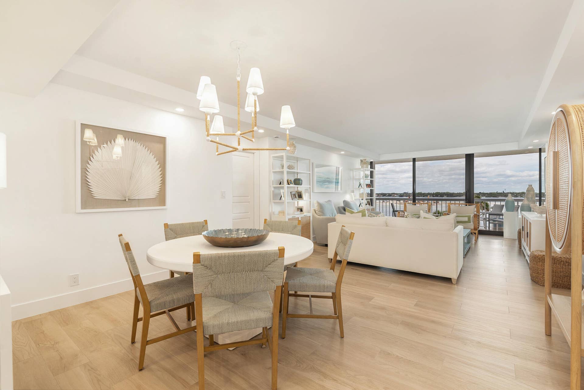 3300 S OCEAN Boulevard, #407N, Palm Beach, FL 33480 DIning-Living Area