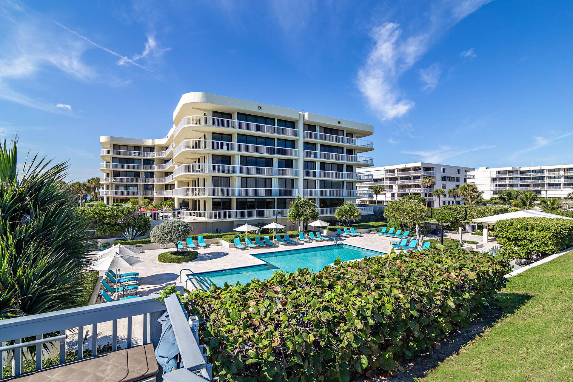 3300 S OCEAN Boulevard, #407N, Palm Beach, FL 33480 Pool Area