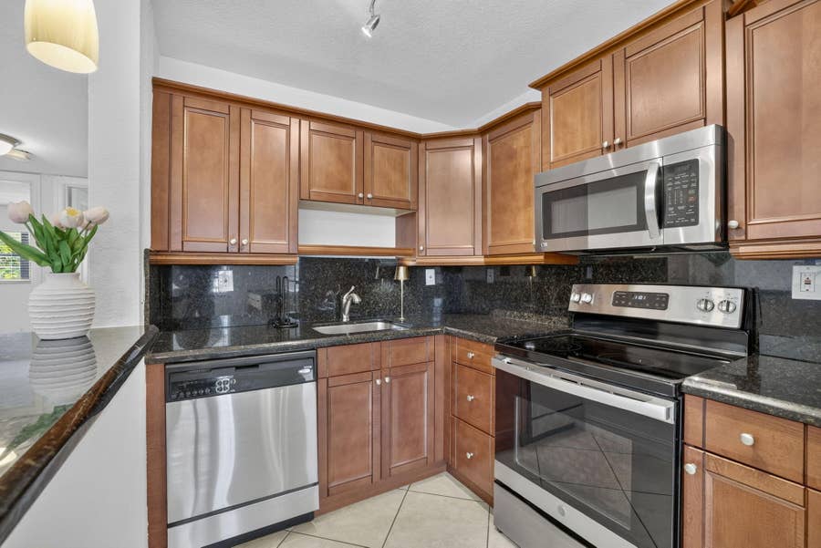 Property photo for 4051 NE 13TH Avenue NE, #76-3, Oakland Park, FL
