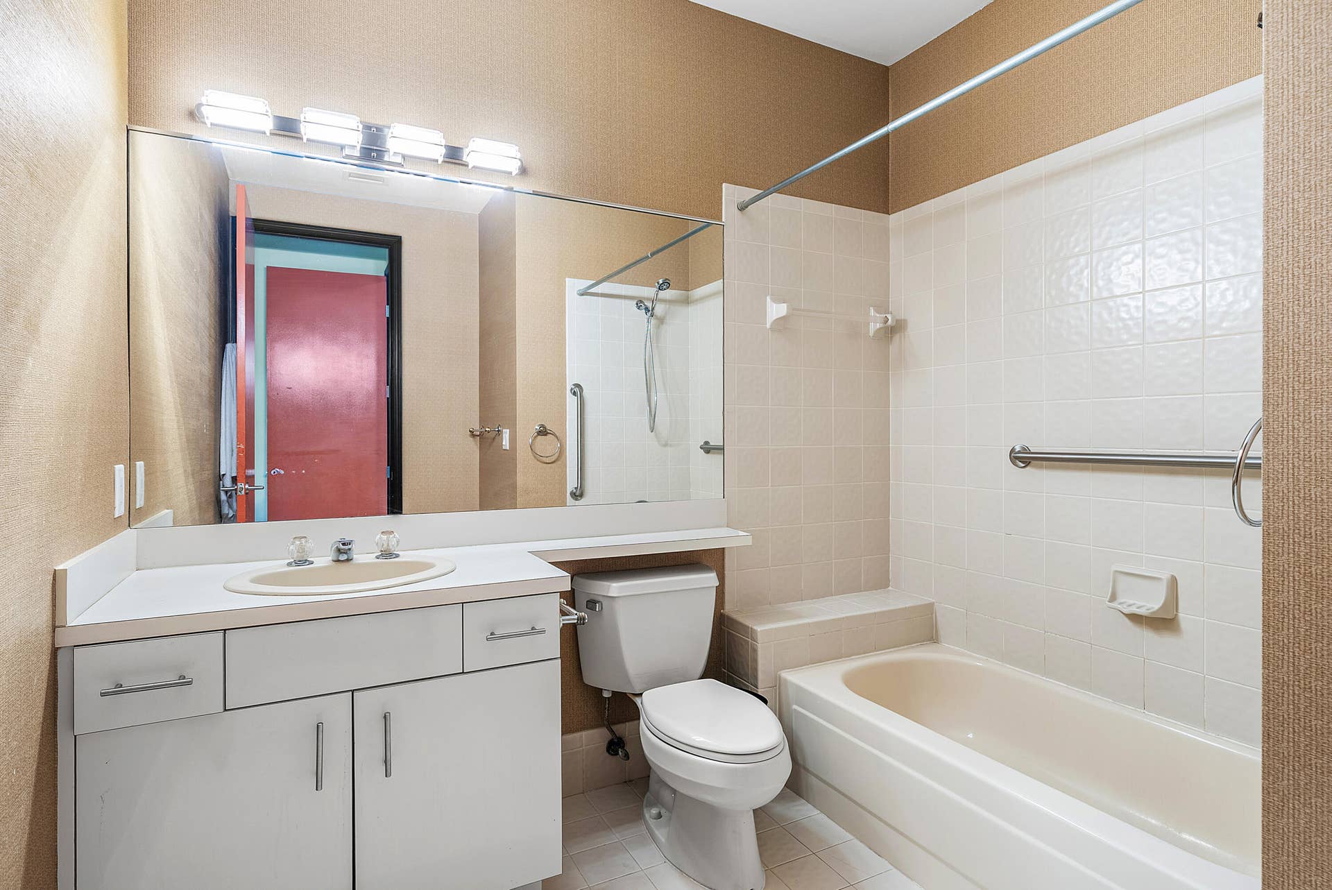 6220 SAN MICHEL Way, Delray Beach, FL 33484 Bathroom 2