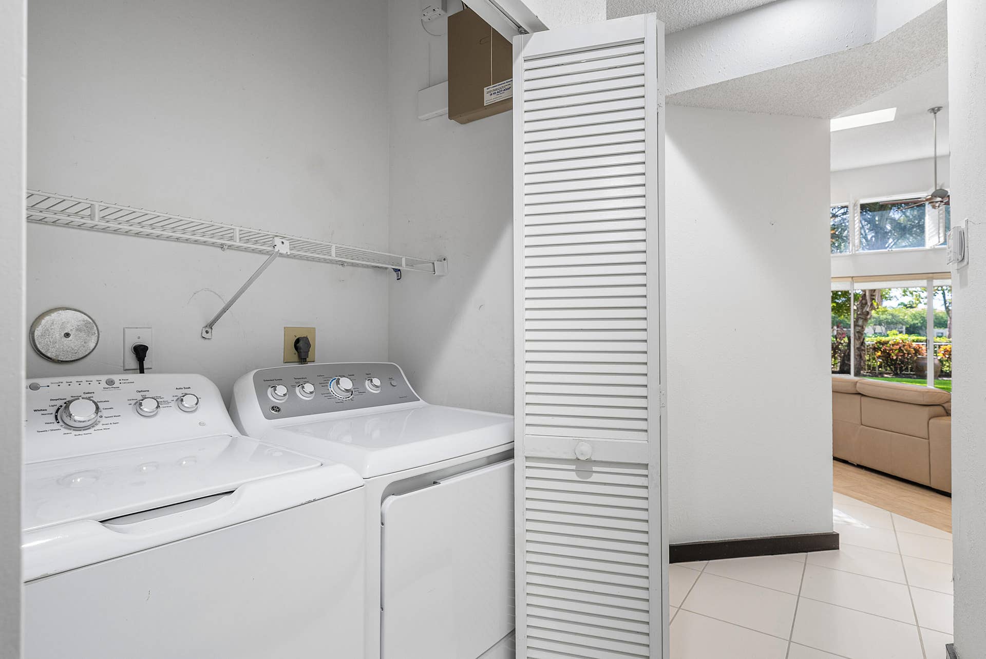 6220 SAN MICHEL Way, Delray Beach, FL 33484 Laundry