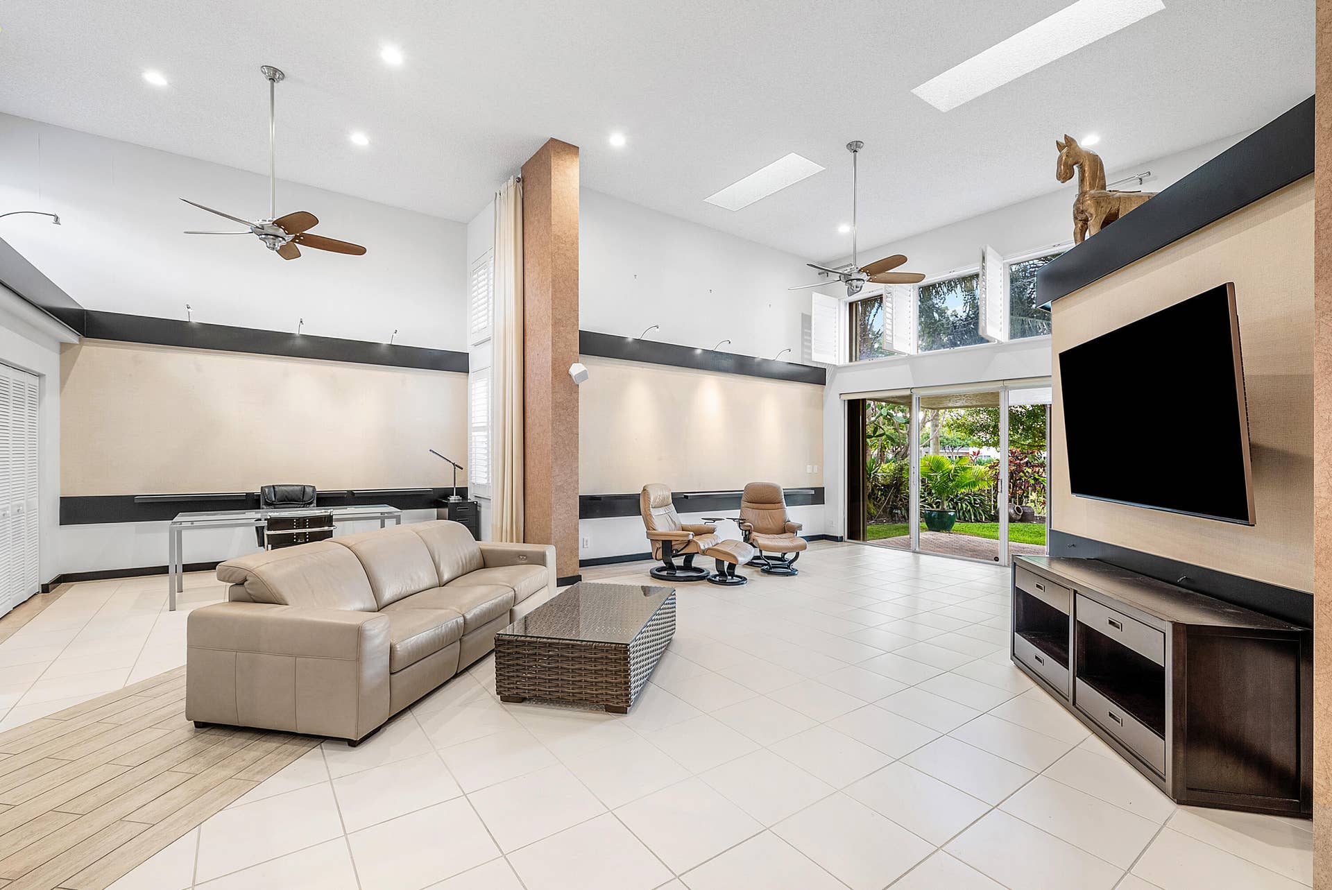 6220 SAN MICHEL Way, Delray Beach, FL 33484 Living Room