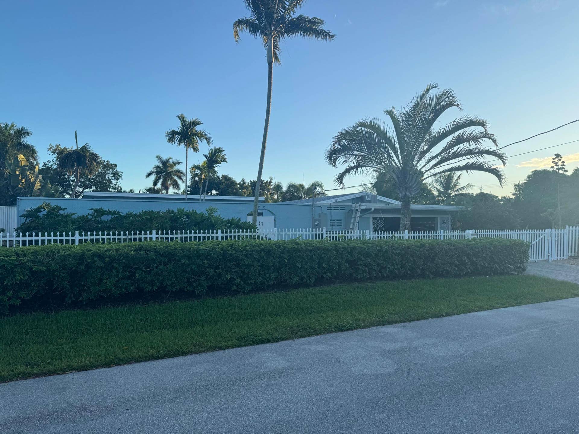 1744 W LAS OLAS Boulevard, Fort Lauderdale, FL 33312 IMG_5505
