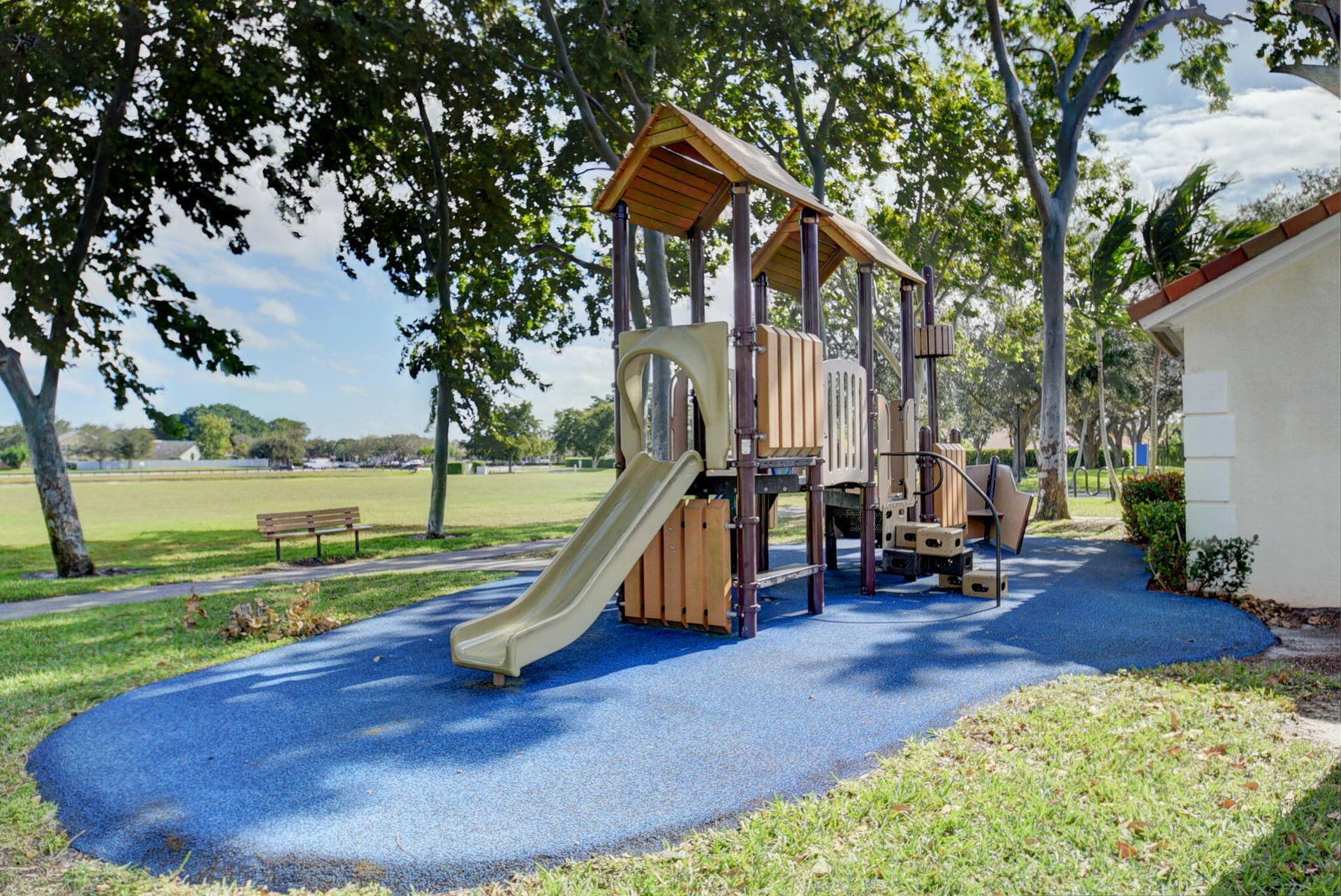 7362 ASHLEY SHORES Circle, Lake Worth, FL 33467 89-web-or-mls-LC (6)