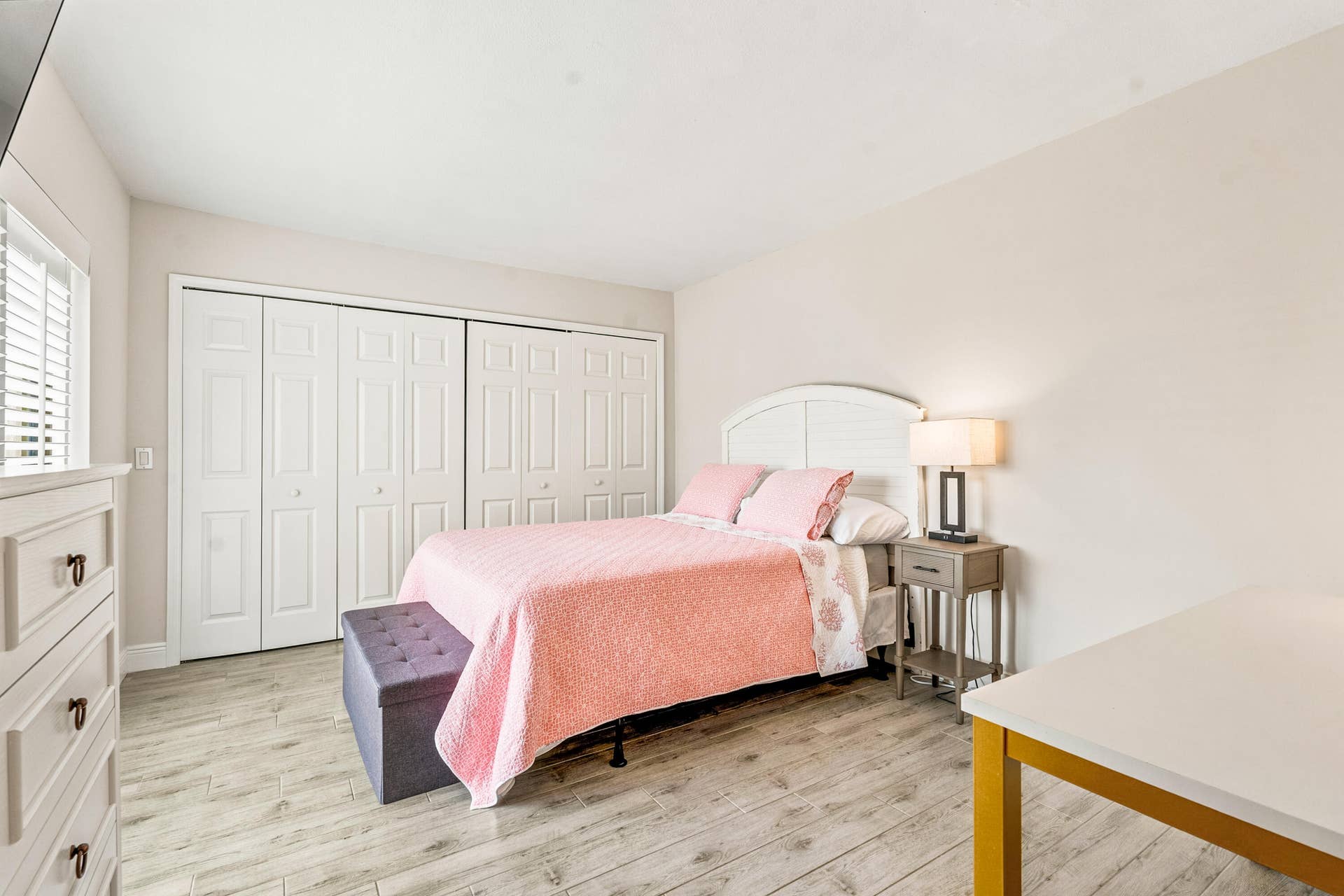 1166 6th Avenue, #15B, Vero Beach, FL 32960 1166 6th Avenue - 15B-052