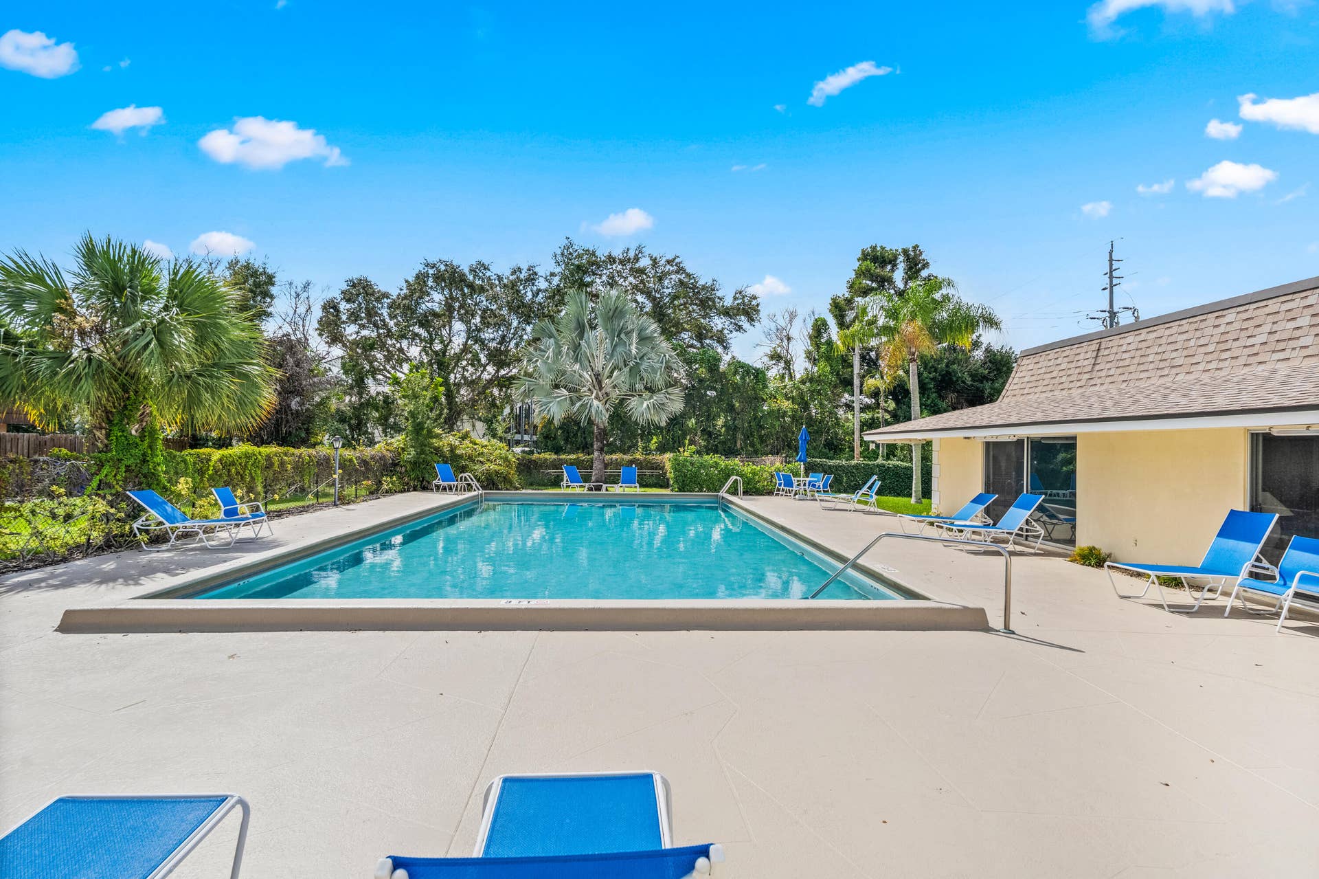 1166 6th Avenue, #15B, Vero Beach, FL 32960 Tropic Groves