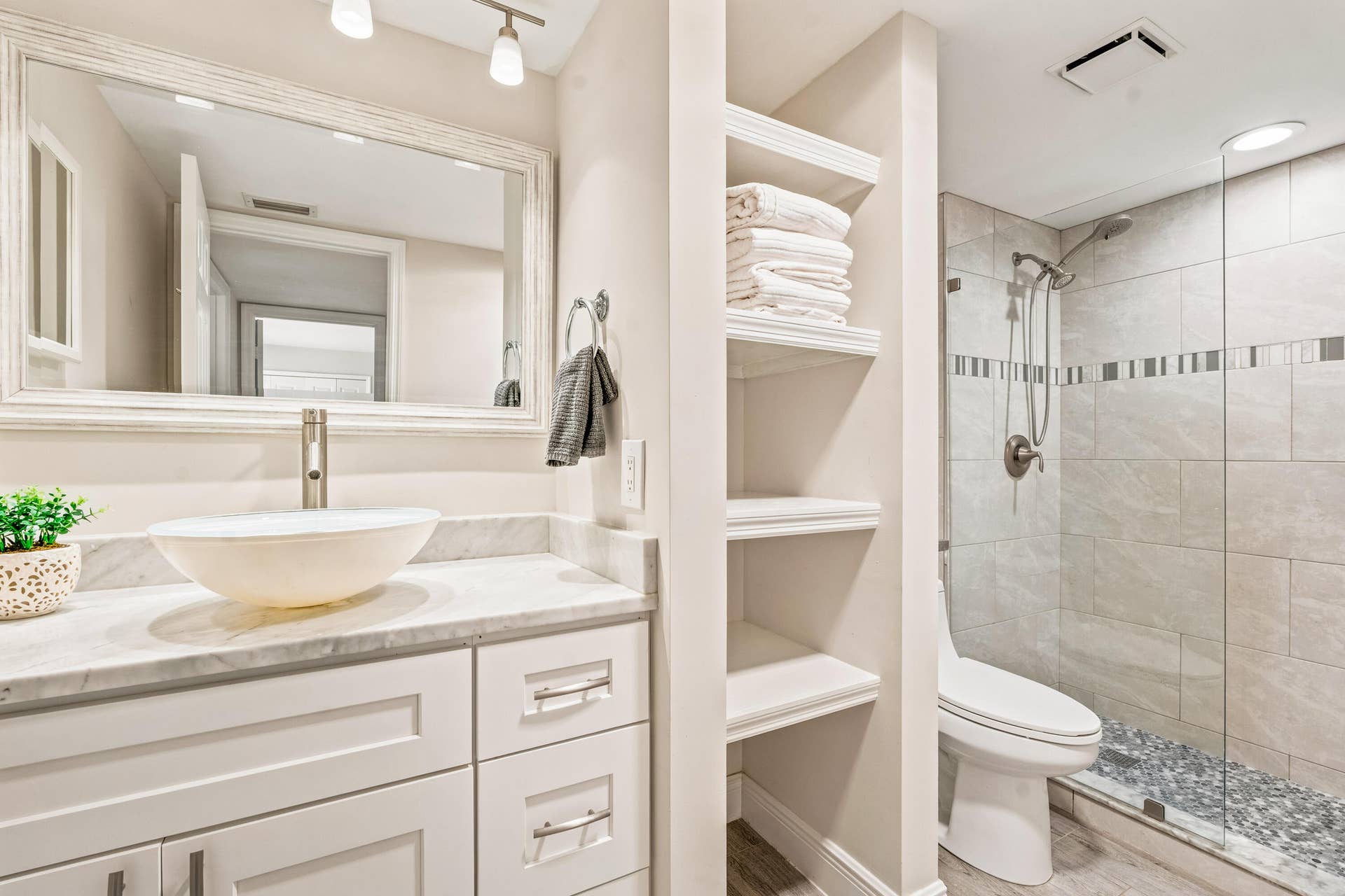 1166 6th Avenue, #15B, Vero Beach, FL 32960 1166 6th Avenue - 15B-047