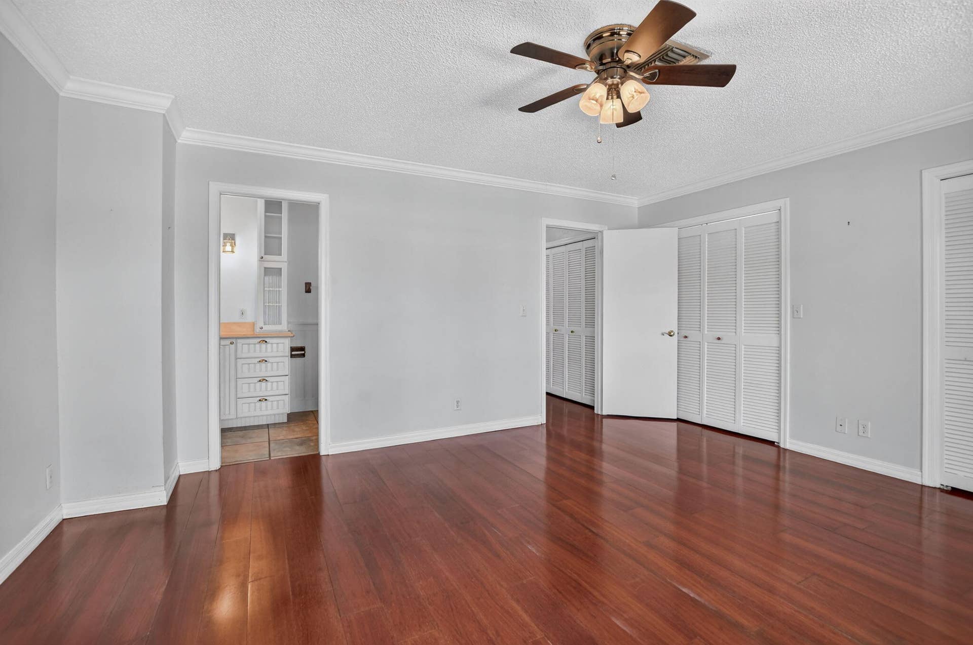 2107 NE 44th Street, Lighthouse Point, FL 33064 Master Suite