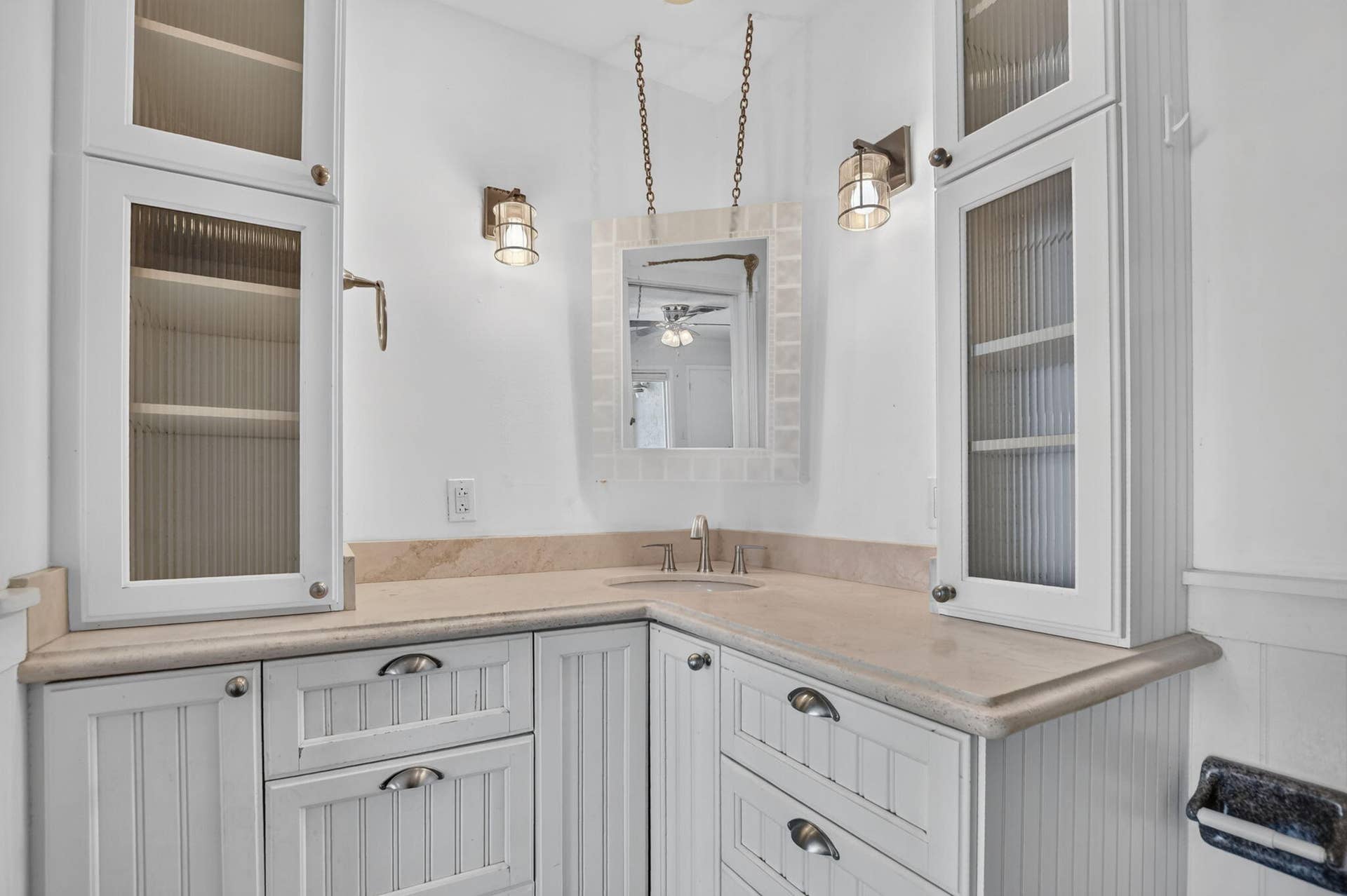 2107 NE 44th Street, Lighthouse Point, FL 33064 Master Bath