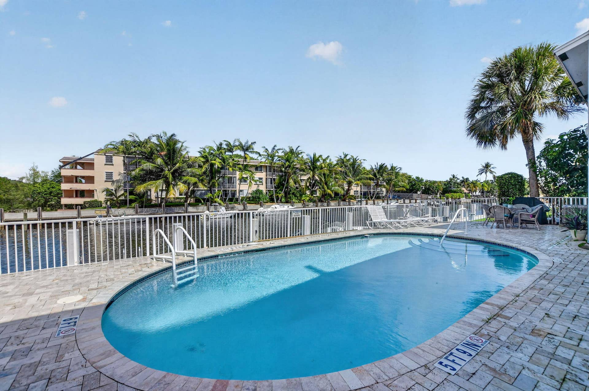 2107 NE 44th Street, Lighthouse Point, FL 33064 Pool & Deck