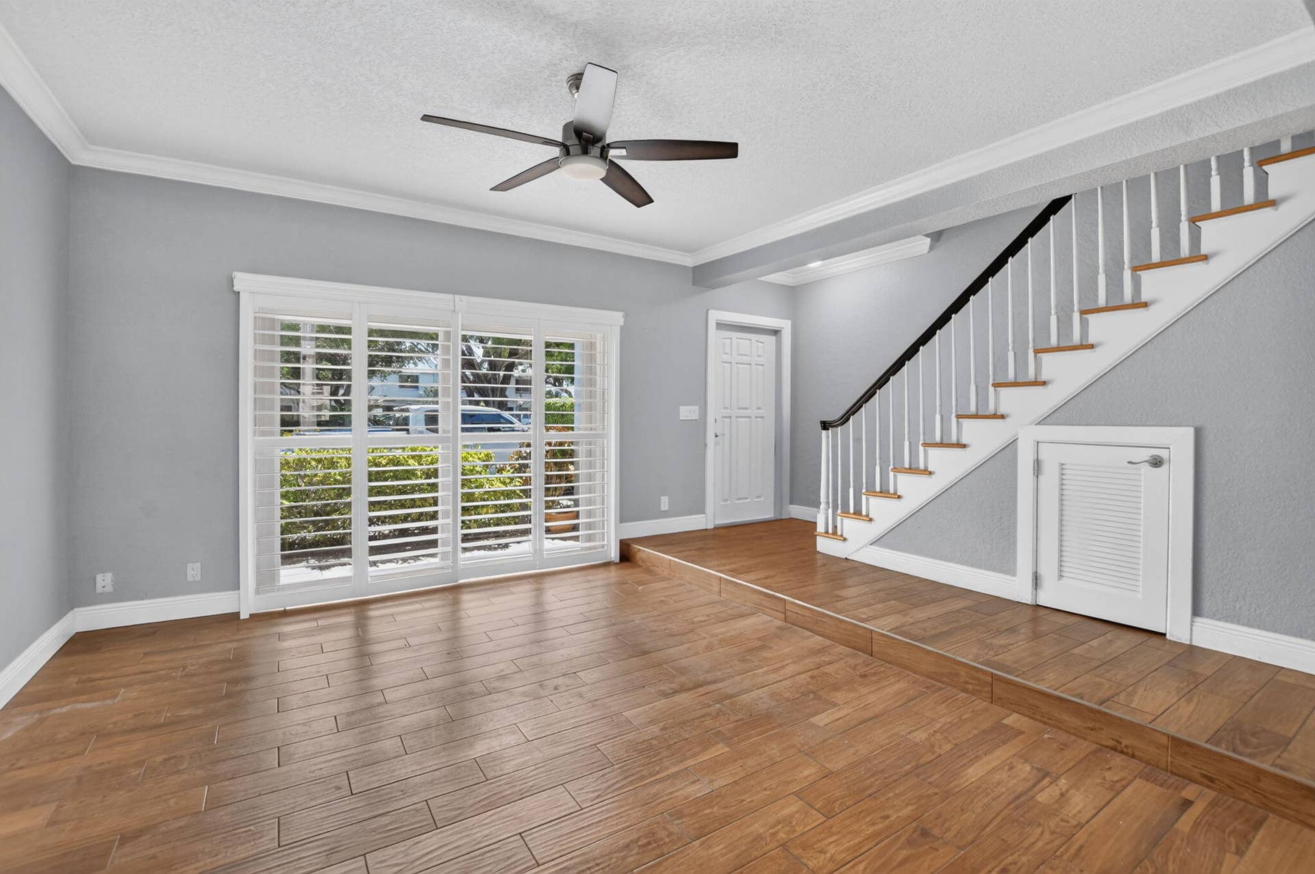 2107 NE 44th Street, Lighthouse Point, FL 33064 Living Room