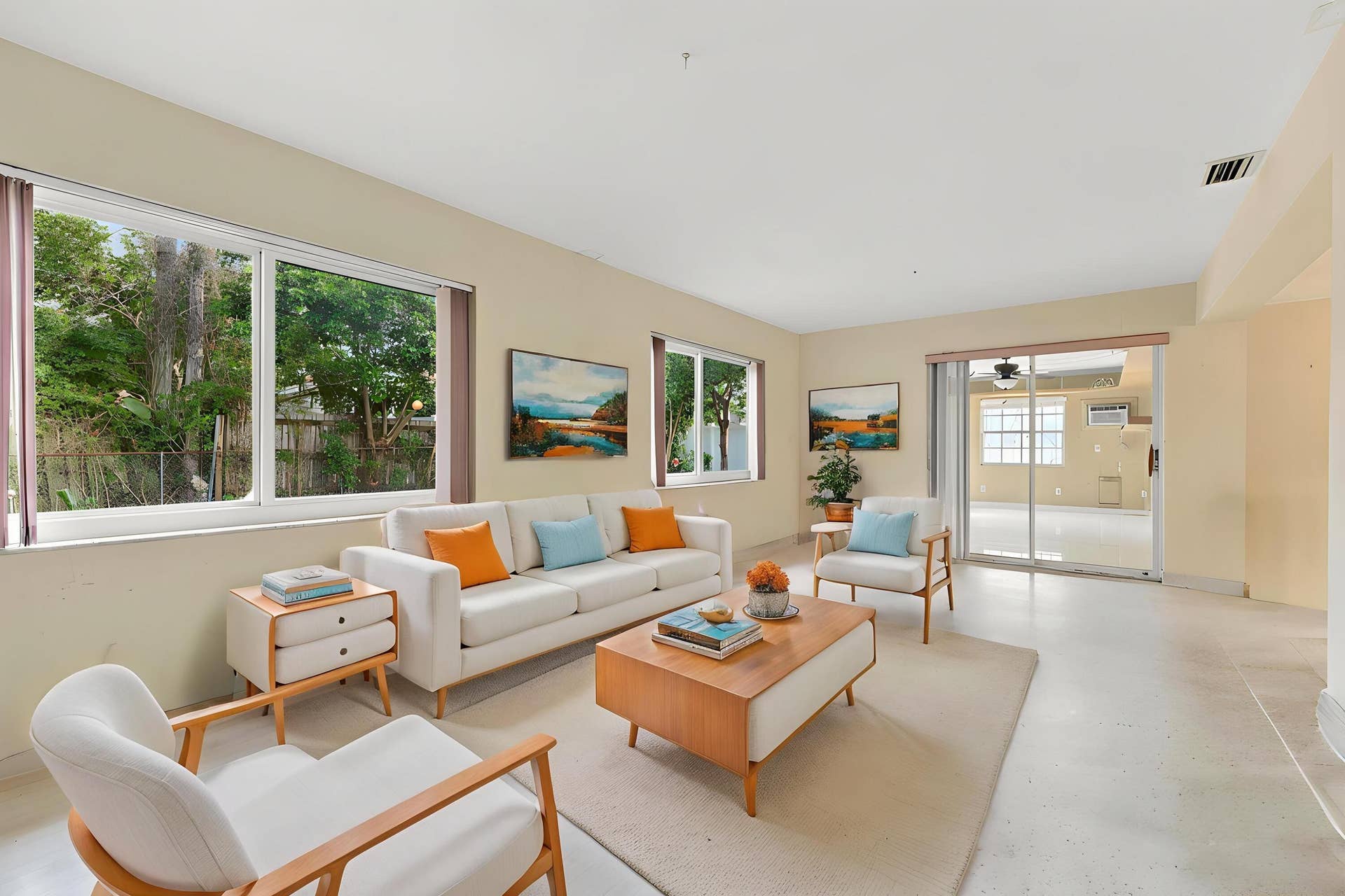 213 NE 24th Court, Boca Raton, FL 33431 The generous-sized family room offers a great space for the entire family. It can be used as a secondary living room, theater room, office, or bonus room for all of the kids.